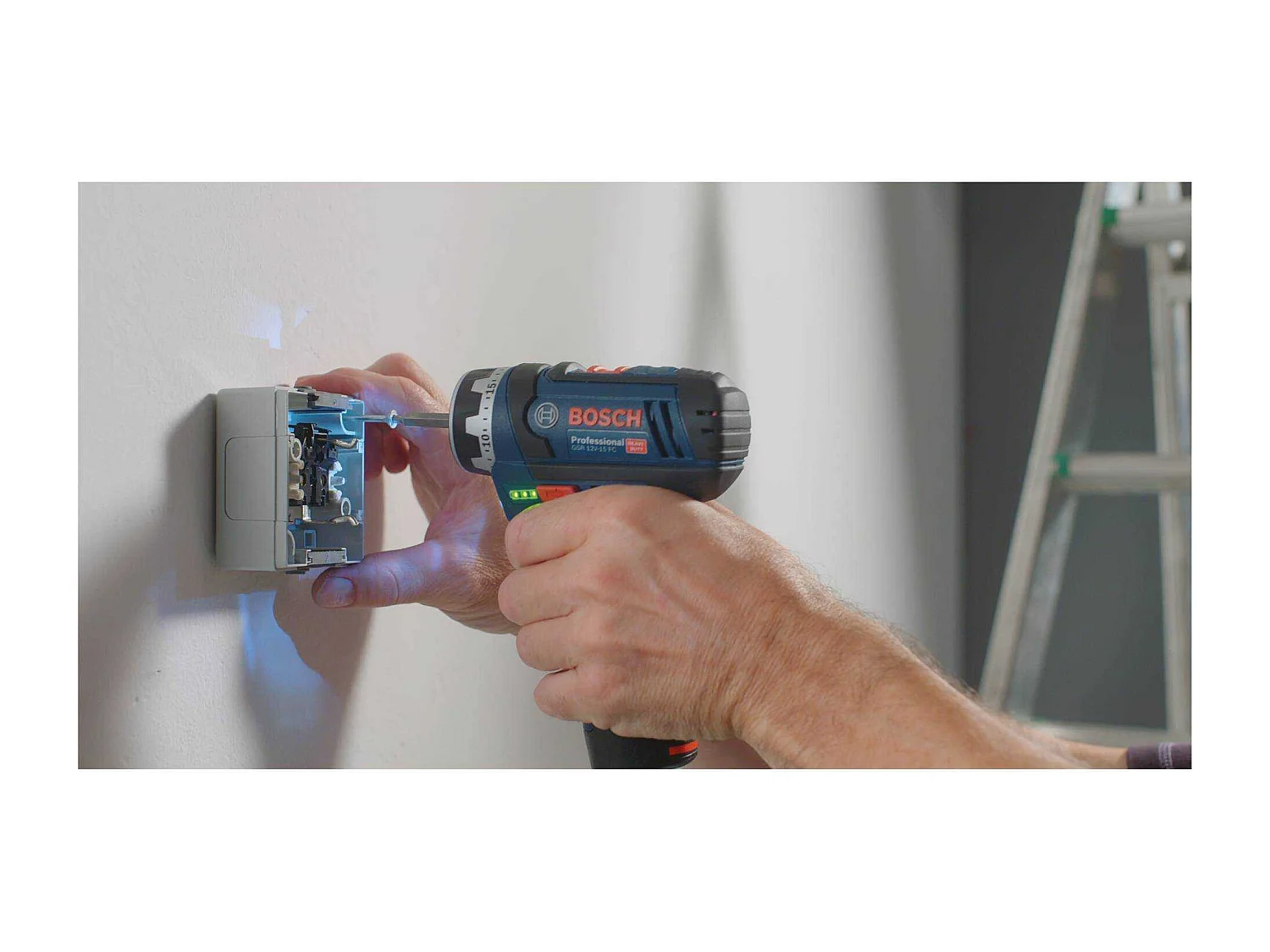 Bosch GSR 12V-15 FC Professional - Perceuse/visseuse - sans fil - 2 vitesses - insert à douille 1/4\ - 30 N-m