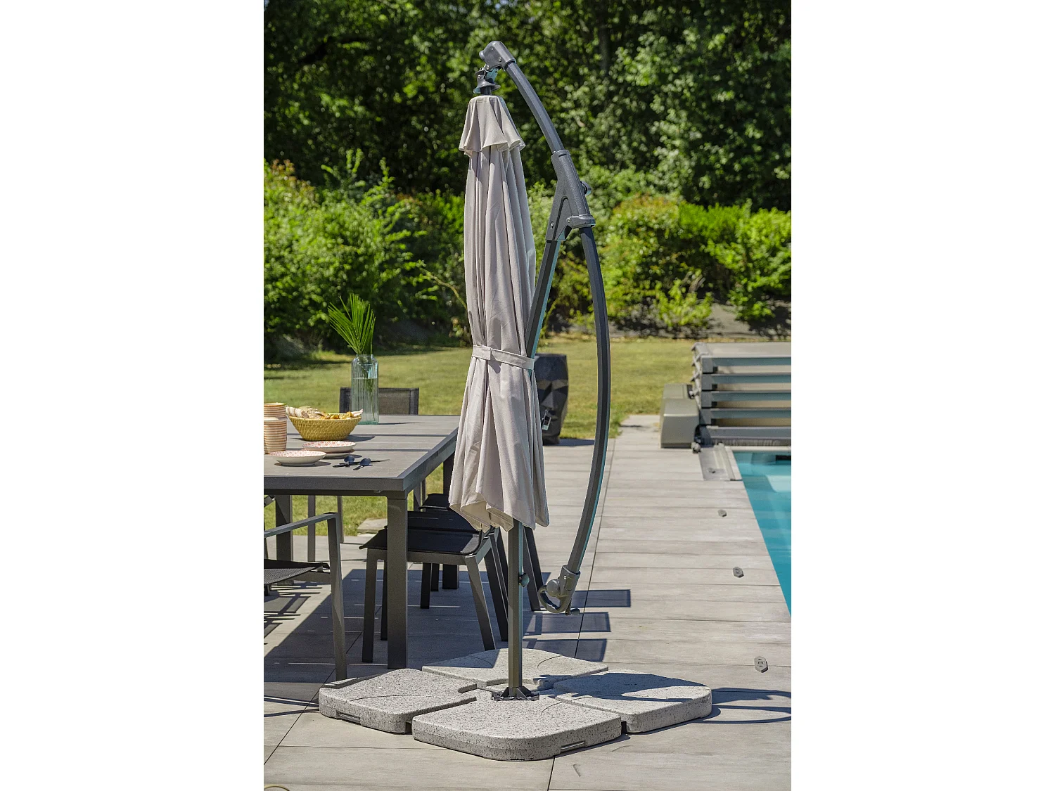 Parasol Déporté à Manivelle "Malaga" 300cm Gris