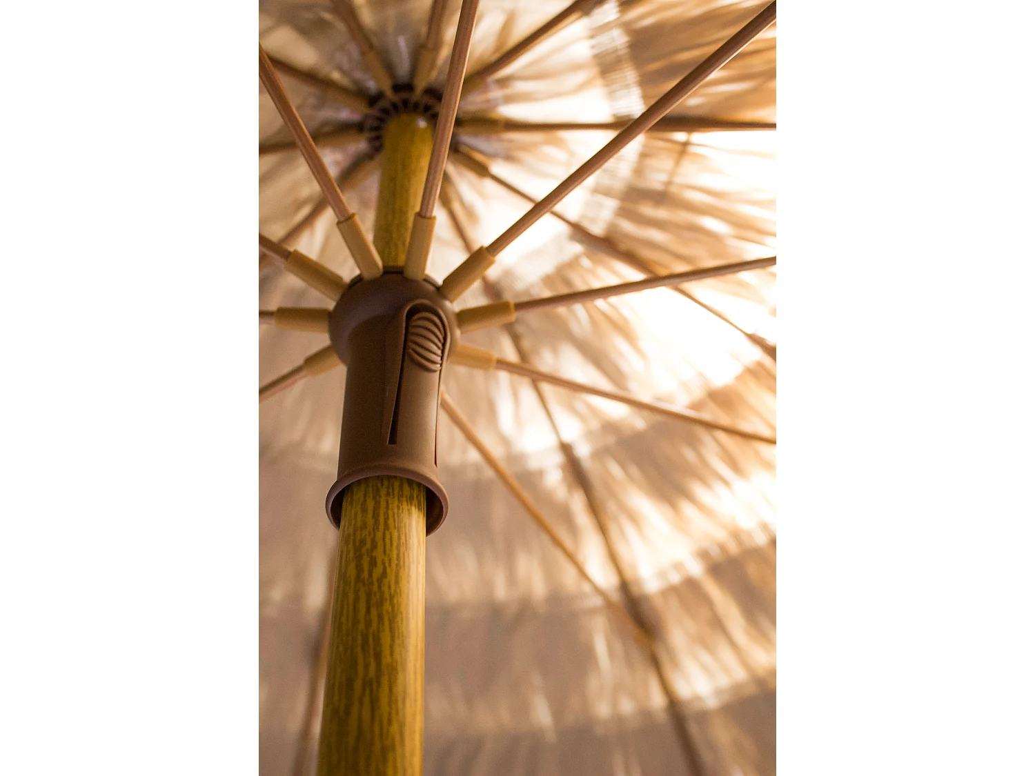Lichte parasol met franjes in staal natuurlijke houtafwerking - HAWAI