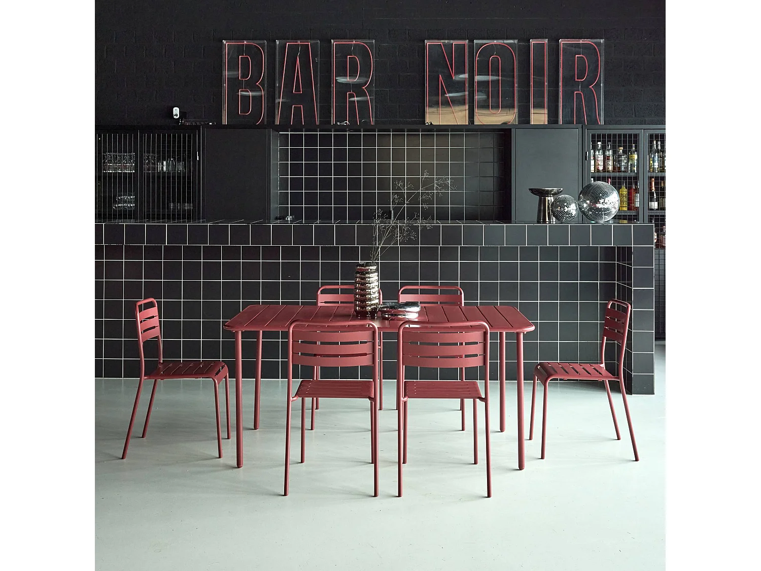 Table de jardin métal + 6 assises terre de sienne Amélia