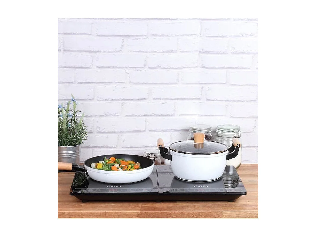 Płyta indukcyjna LIVOO 1 pole grzewcze 2000W, powierzchnia 22 cm, 10 poziomów, timer 180 min, smukły czarny design