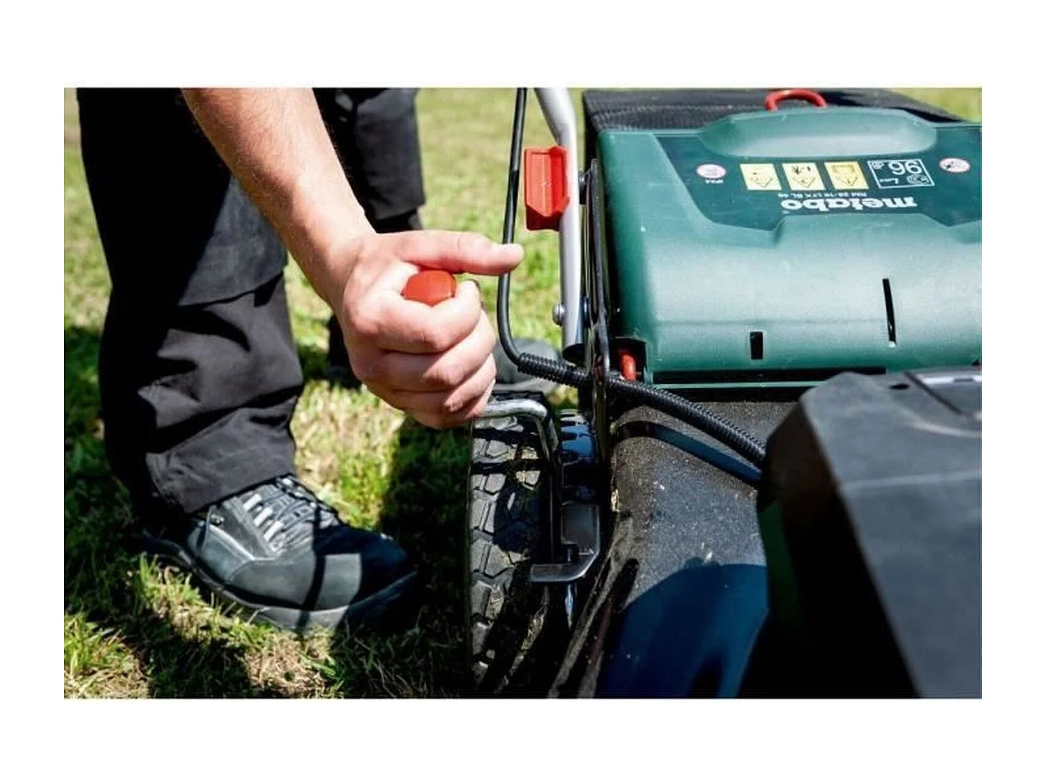 Tosaerba a batteria Metabo RM 36-18 LTX BL 46 cm, motore brushless, 7 altezze di taglio, sacco 55 L, autotrattata, 18 V