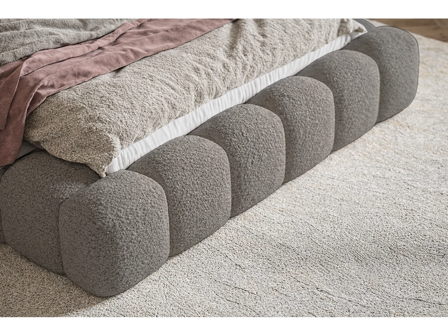 Polsterbett 140x200 Madeno mit Bettkasten - hochwertigem Schaumstoff, Metall-Lattenrost - Bouclé, Grau (Catch me 25)