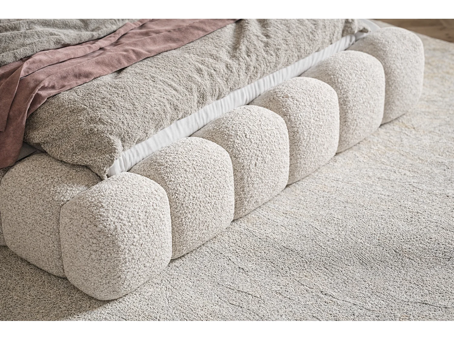 Polsterbett 160x200 Madeno mit Bettkasten - hochwertigem Schaumstoff, Metall-Lattenrost - Bouclé, Creme (Catch me 1)