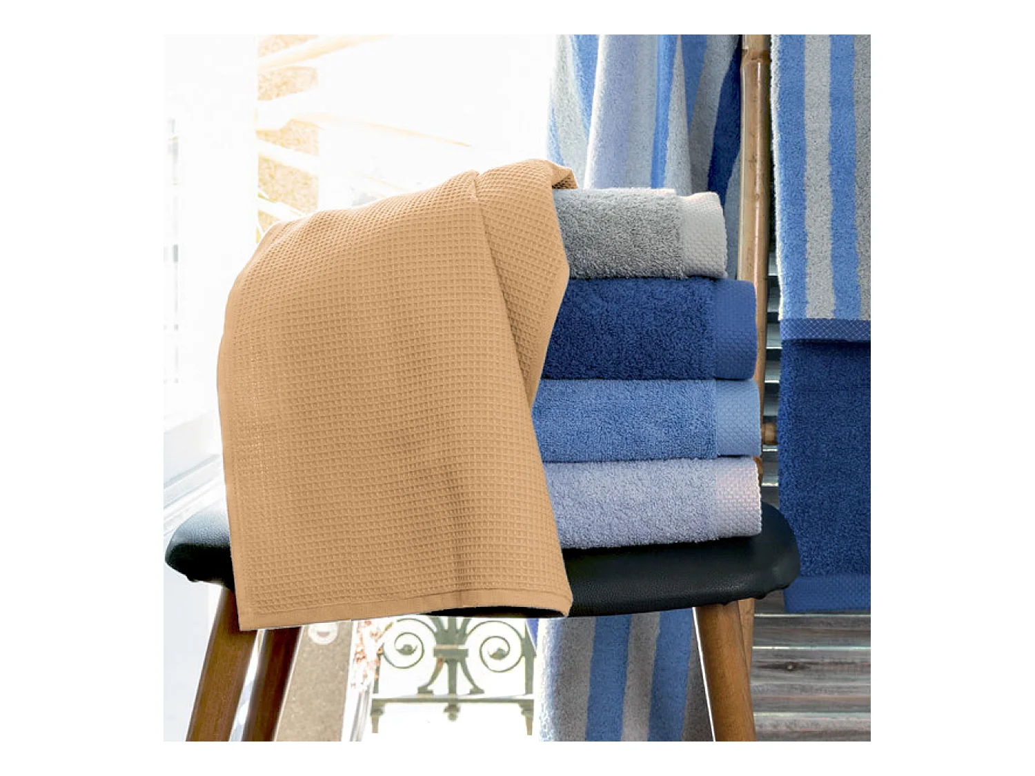 Serviette de toilette 50x100 cm nid d'abeille PURE WAFFLE 300 g/m² beige