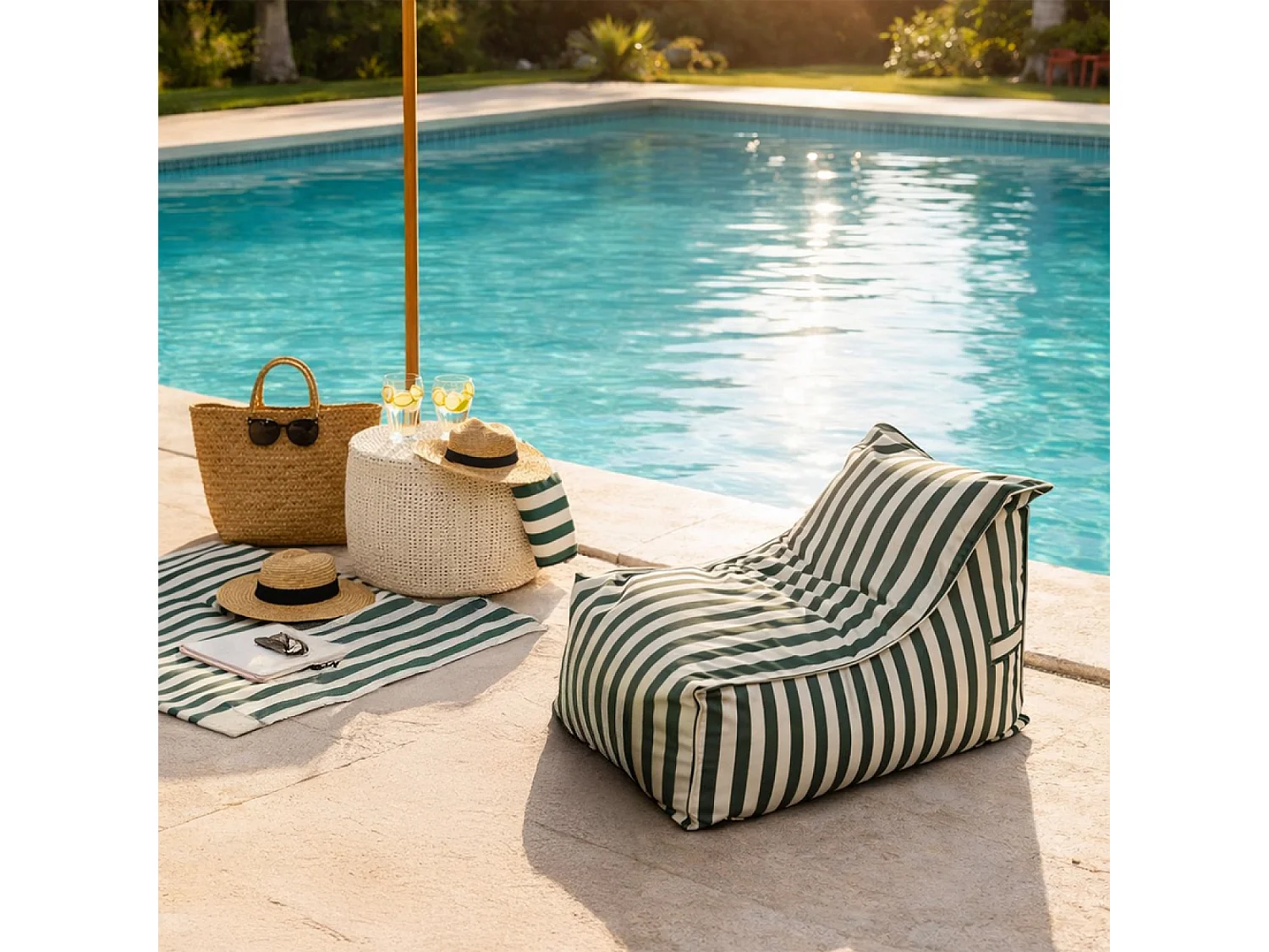 Pouf exterieur rayé vert en tissu déperlant 100x65x65 cm POSITANO