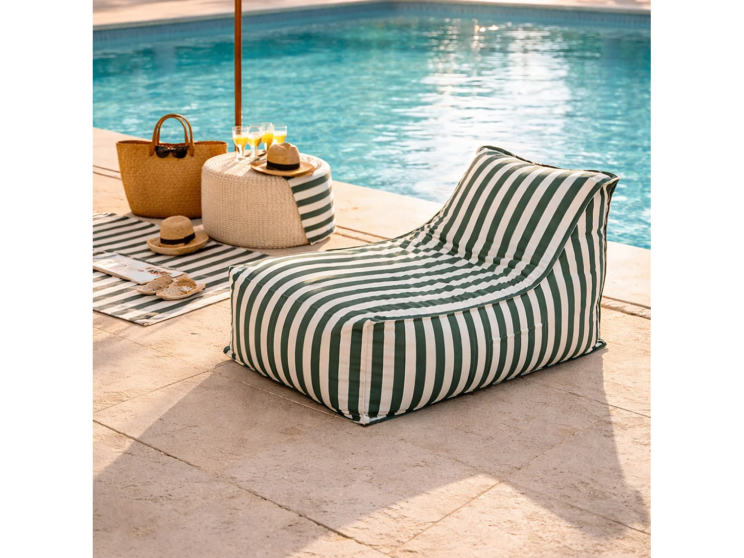 Pouf exterieur rayé vert en tissu déperlant 100x65x65 cm POSITANO