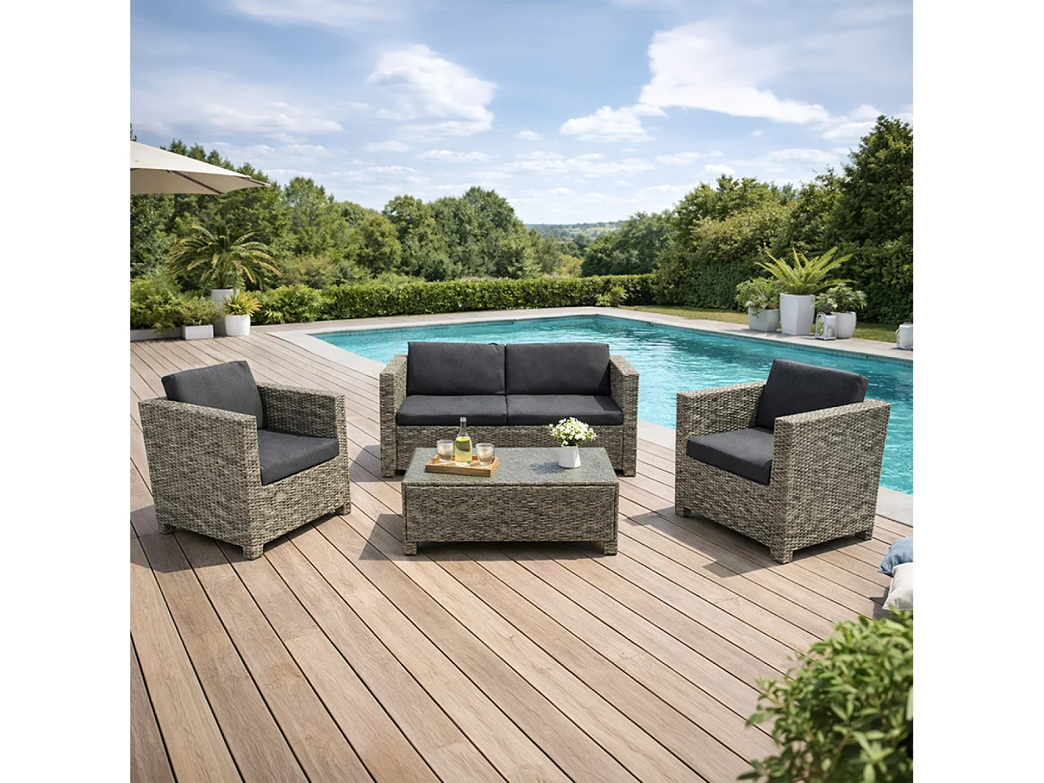 Salon de jardin 4 places en résine tressée gris et noir SOCOTRA