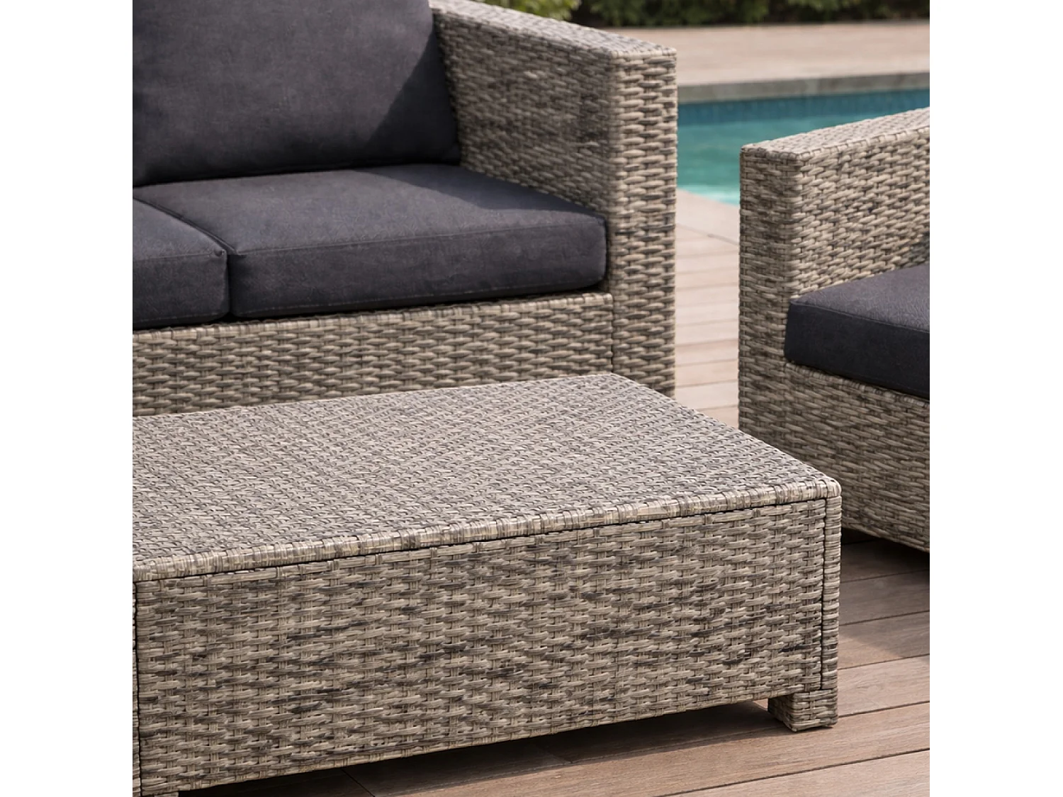 Salon de jardin 4 places en résine tressée gris et noir SOCOTRA