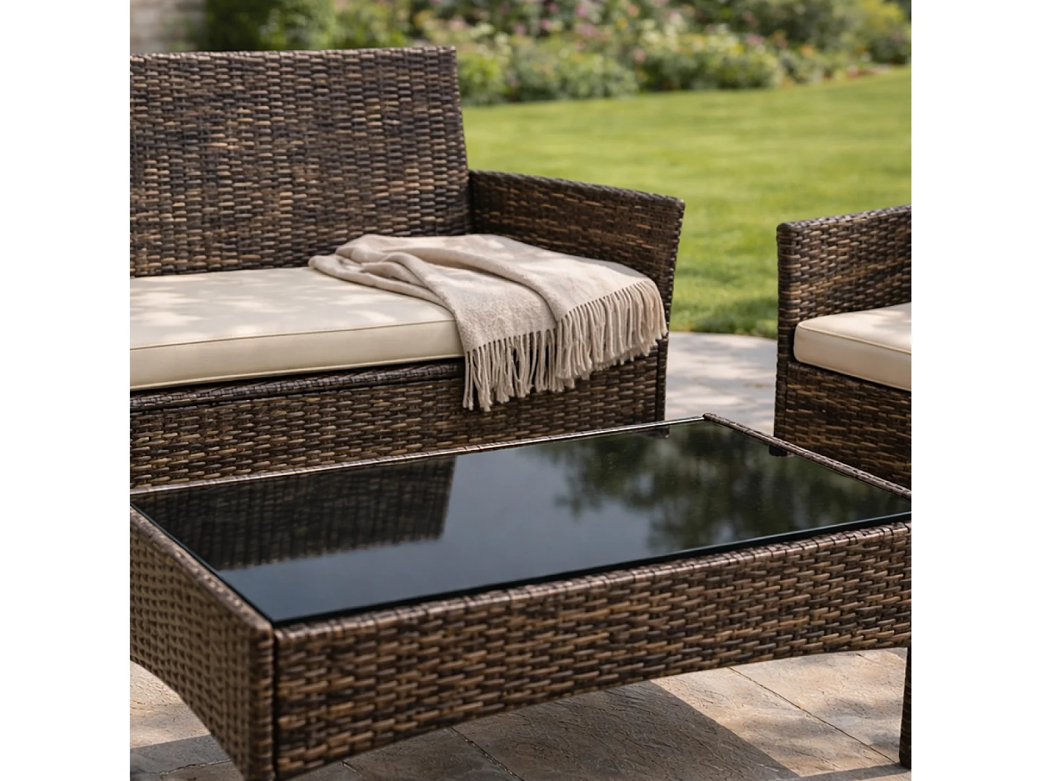 Ensemble de jardin 4 places en résine tressée marron et coussins beige LOOS