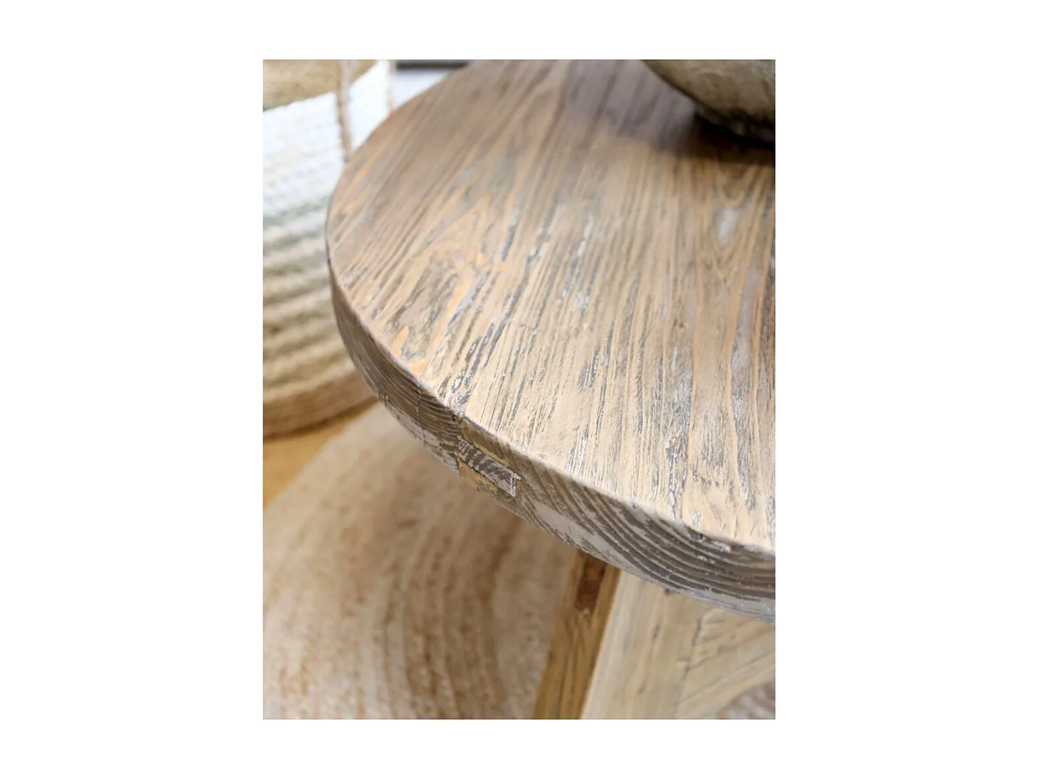 Table basse antique en bois recyclé marron Ø.90 x Ht.38 cm