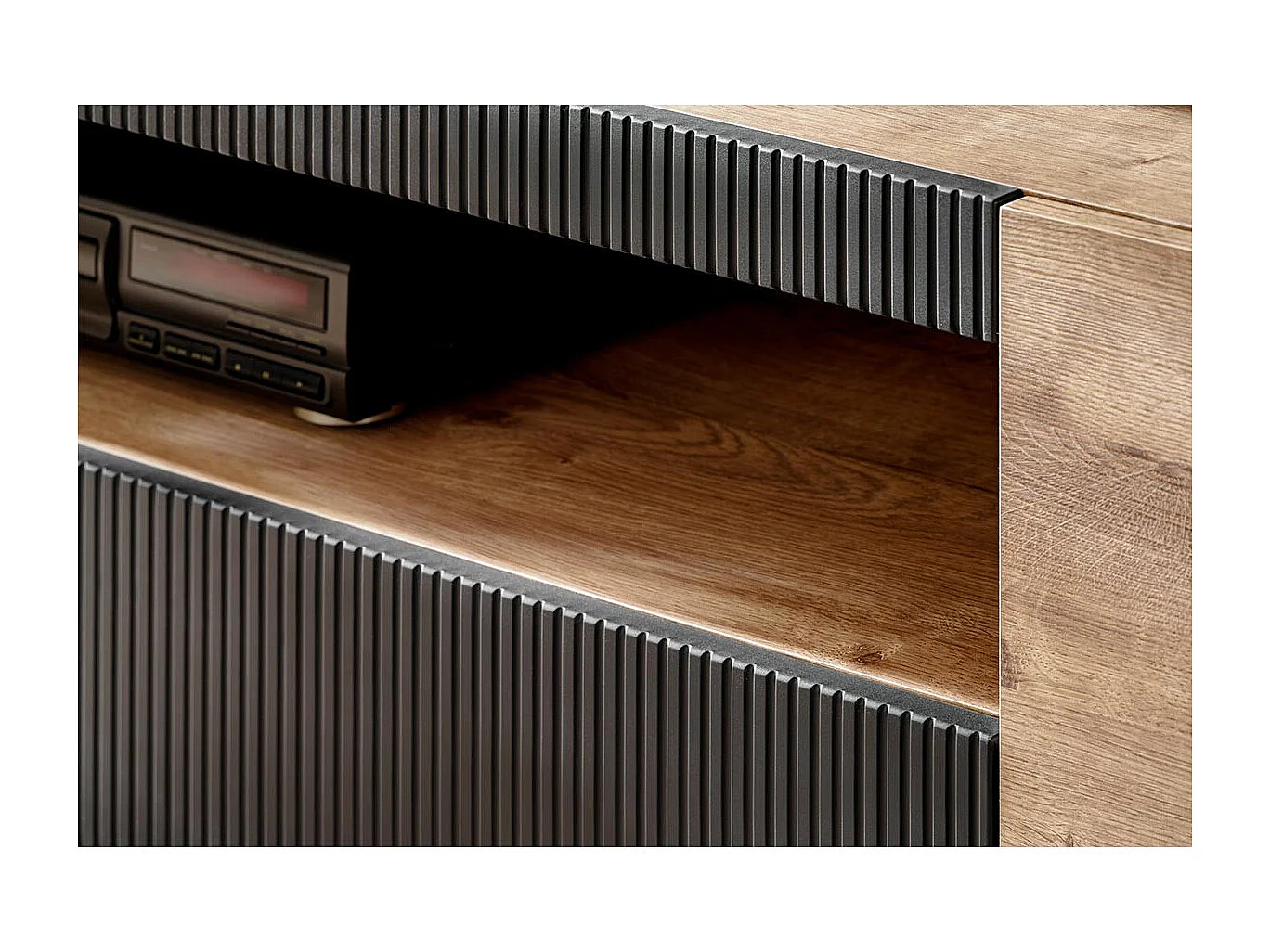 Meuble TV Rainuré "Aron" 160cm Naturel & Noir