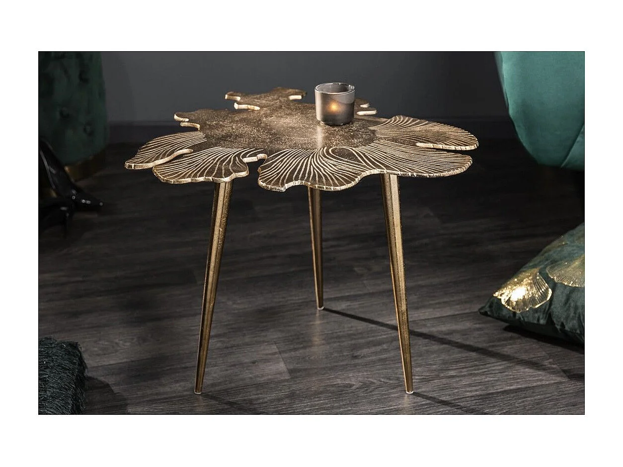 Table basse METRIX dorée avec plateau en forme de feuille – Table basse design en aluminium