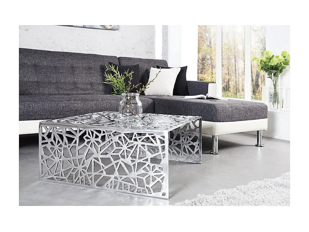 Table basse METRIX carrée 60 cm – Table basse design en aluminium argenté à motifs géométriques