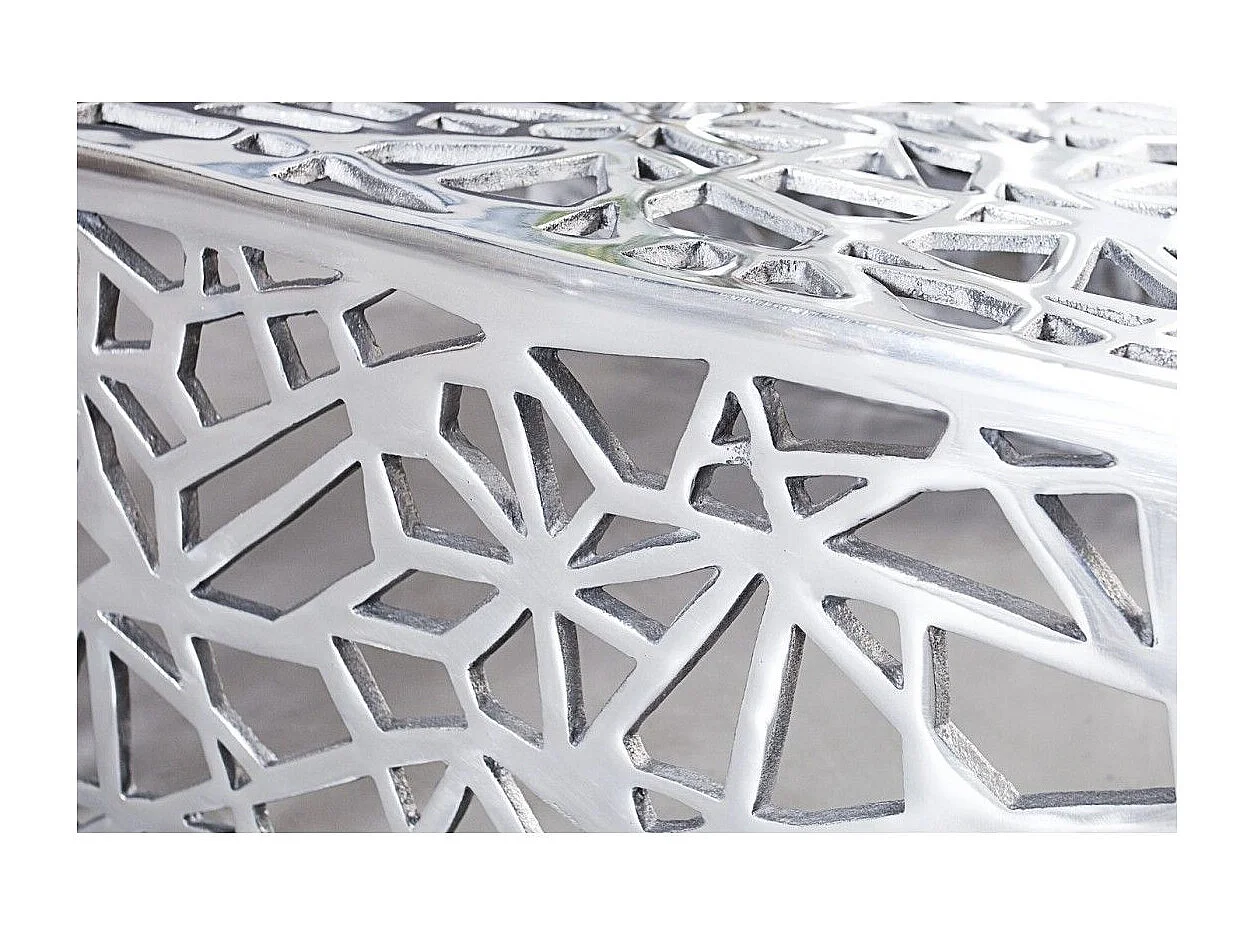 Table basse METRIX carrée 60 cm – Table basse design en aluminium argenté à motifs géométriques