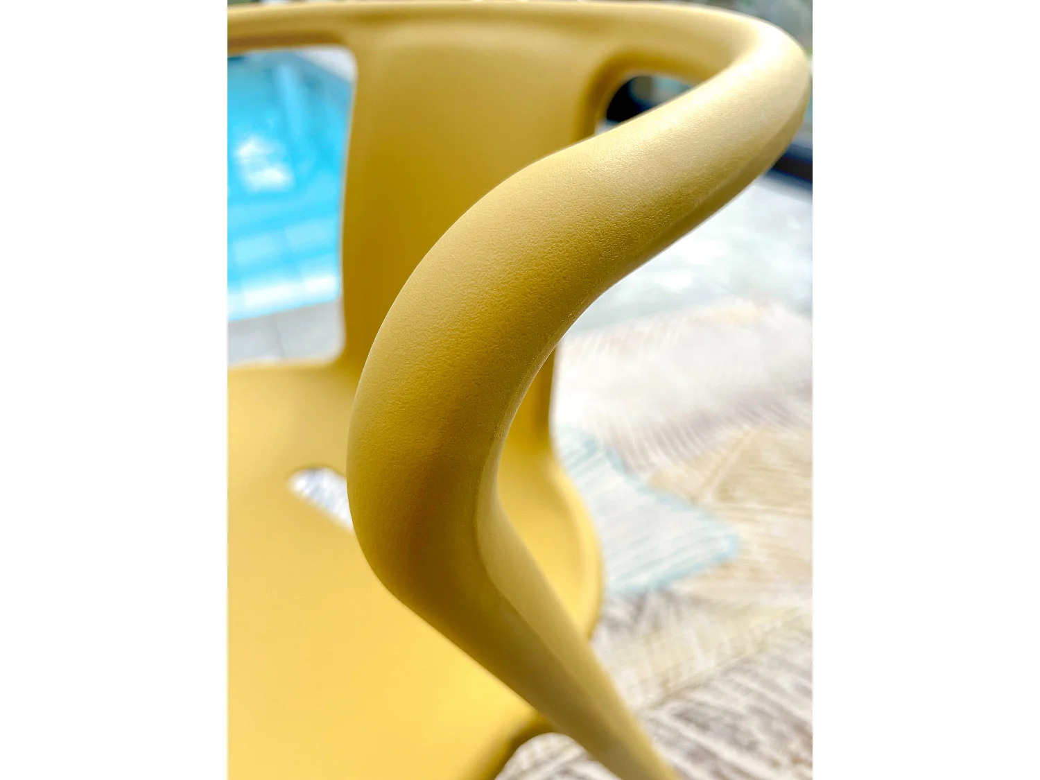 Poltrona da giardino impilabile in polipropilene