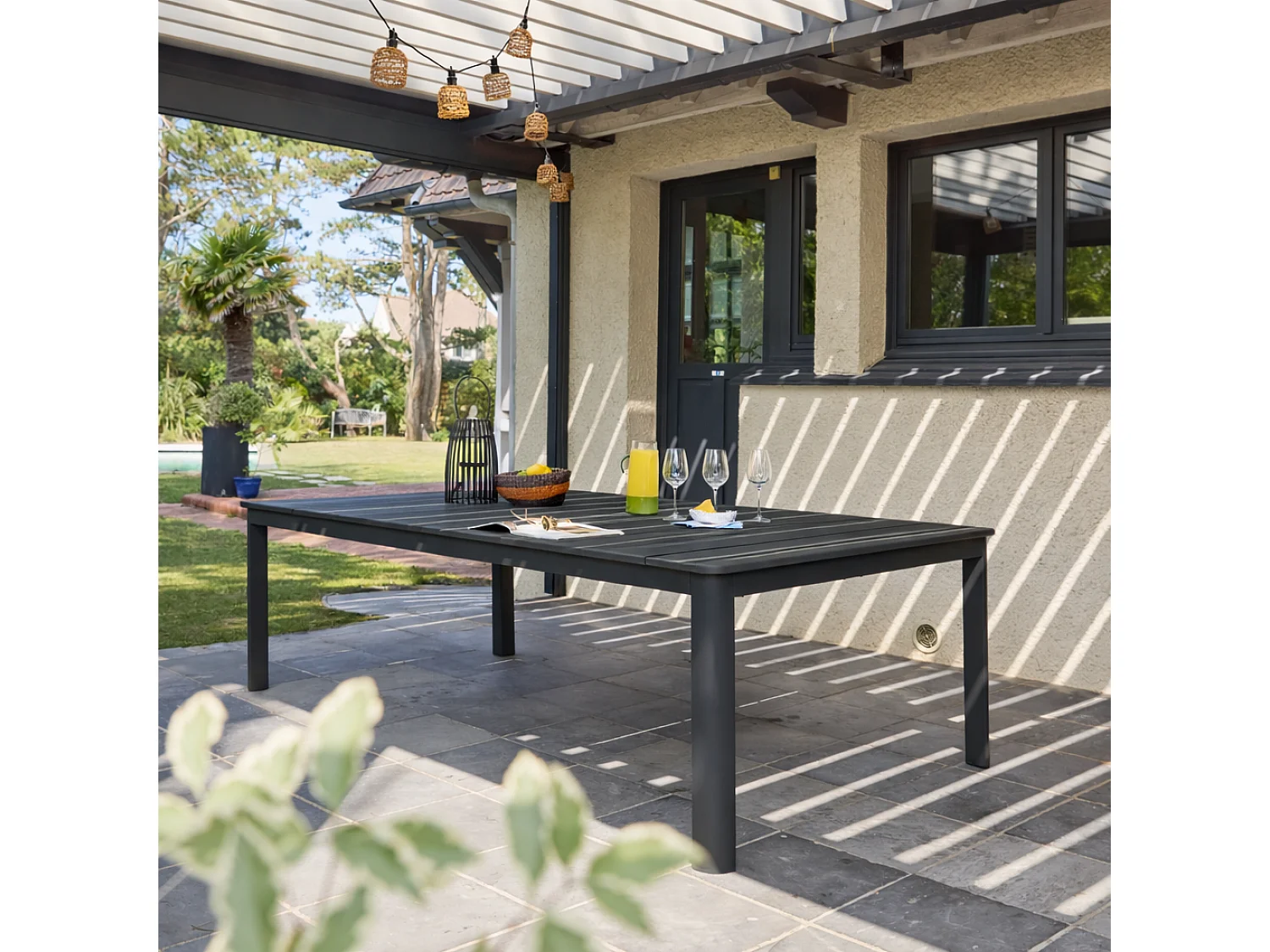 Table de jardin extensible aluminium 12 places anthracite - Karo