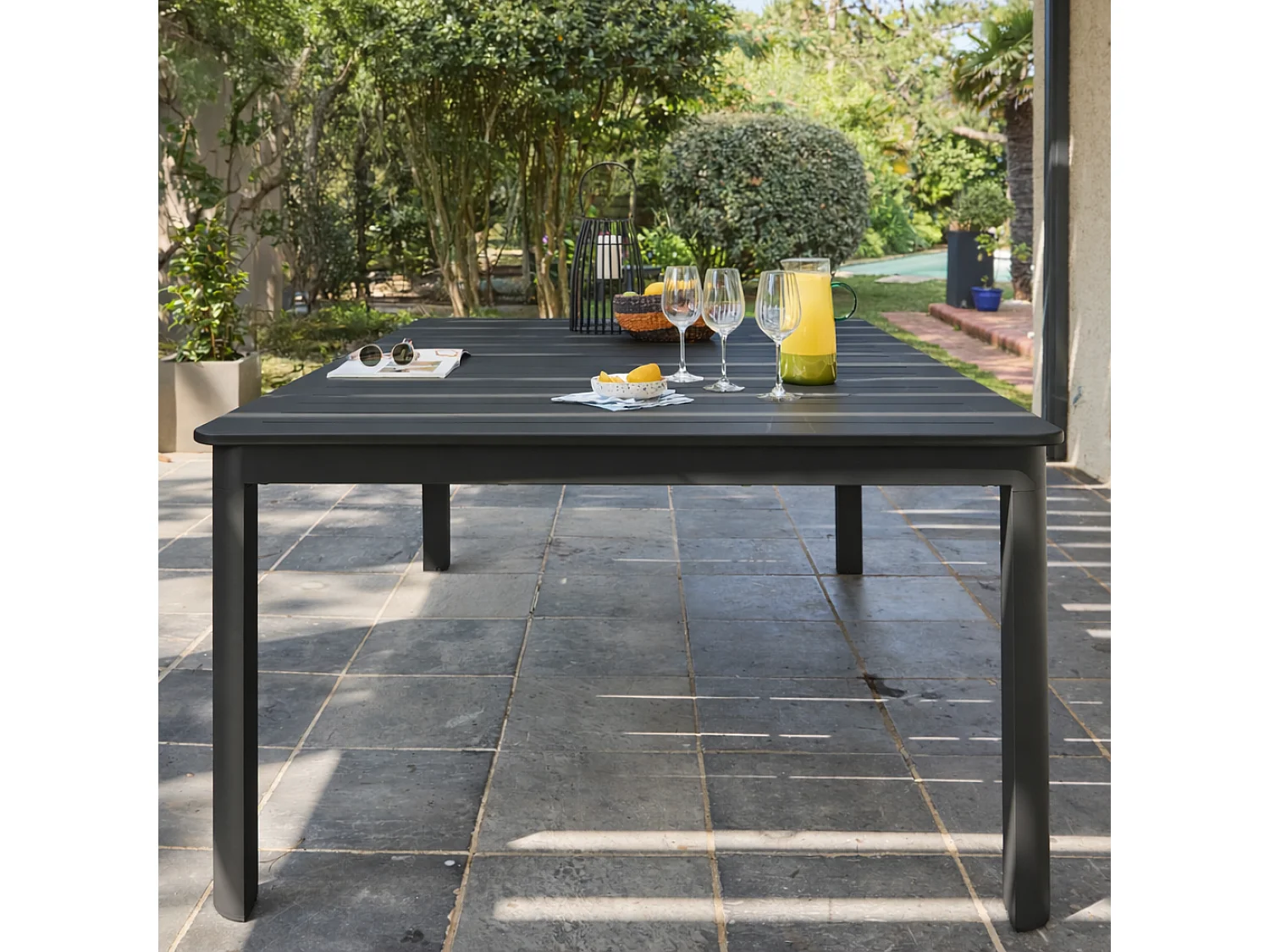 Table de jardin extensible aluminium 12 places anthracite - Karo