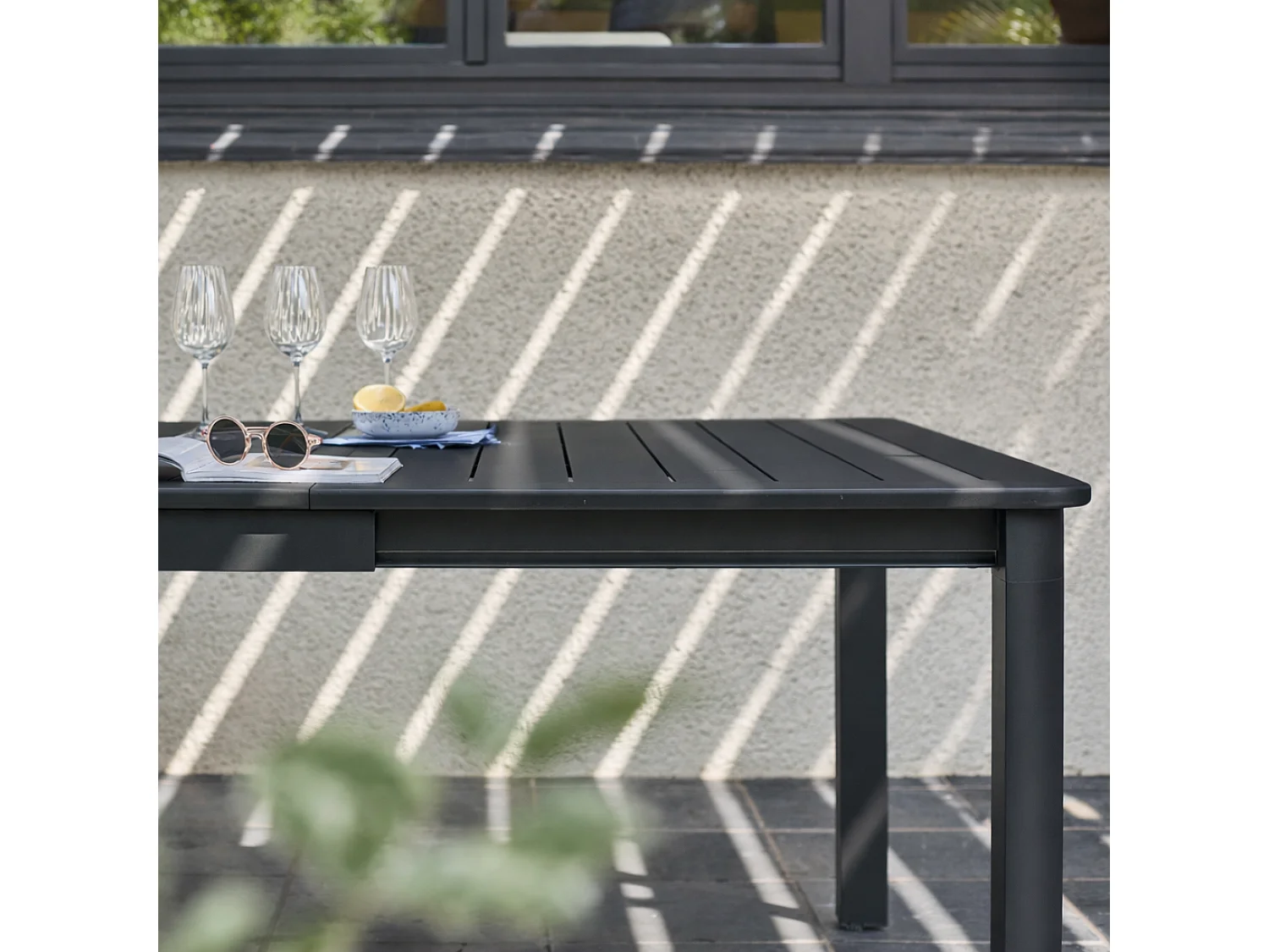Table de jardin extensible aluminium 12 places anthracite - Karo