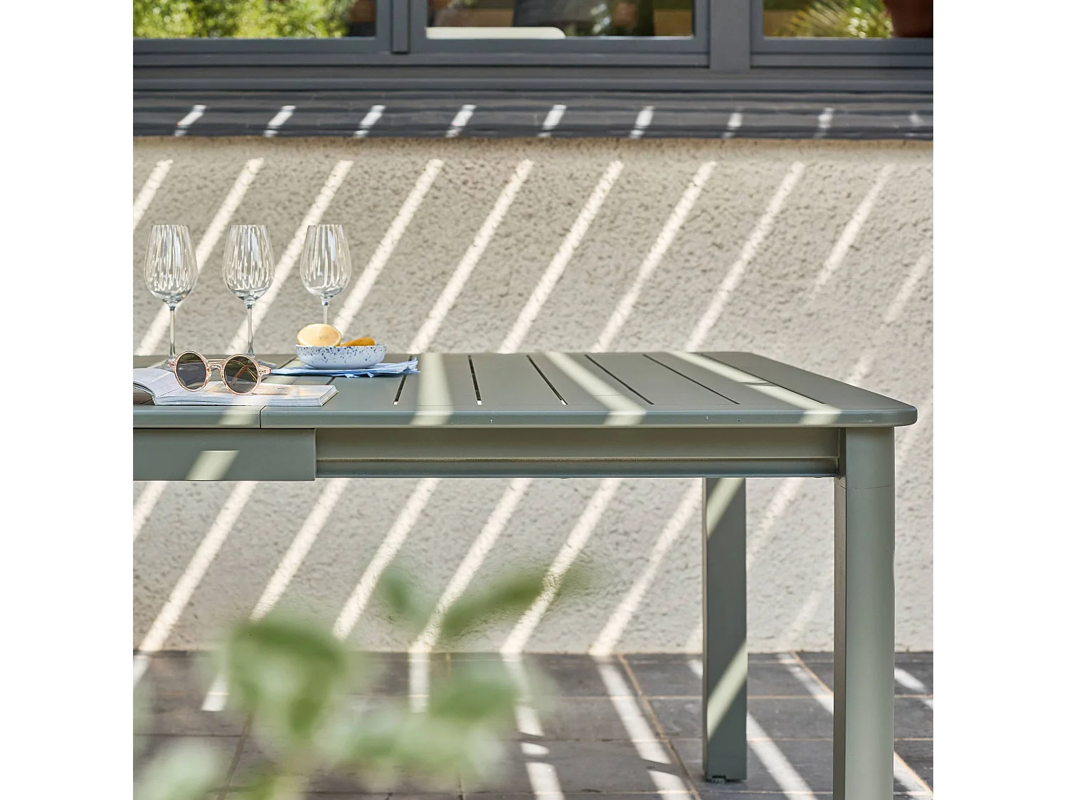 Table de jardin extensible aluminium 12 places kaki - Karo
