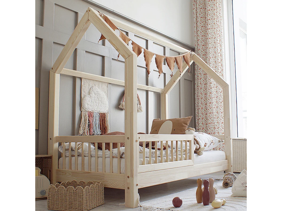 Lit cabane 90x200 barrière et sommier inclus pieds 10 cm Sofia Bois