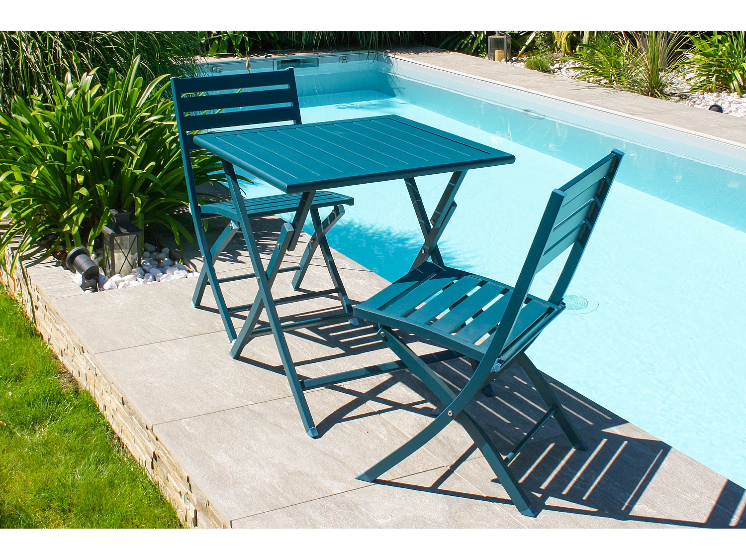 Set mit 2 entenblauen Gartenstühlen aus Aluminium