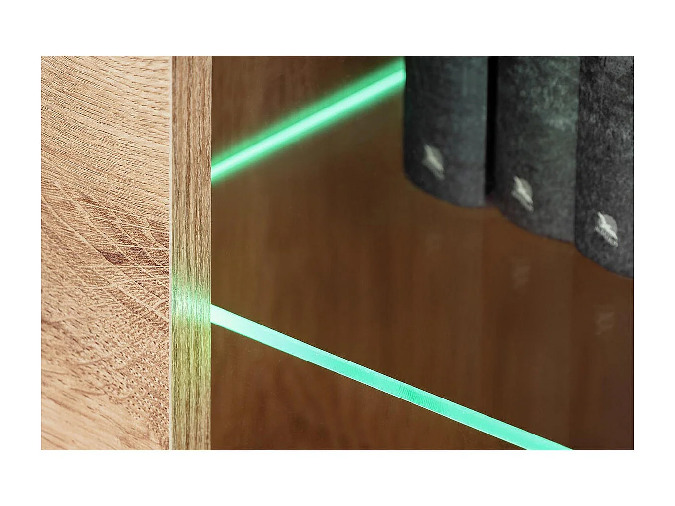 Meuble de Rangement Bas Rainuré "Aron" 132cm Naturel & Noir