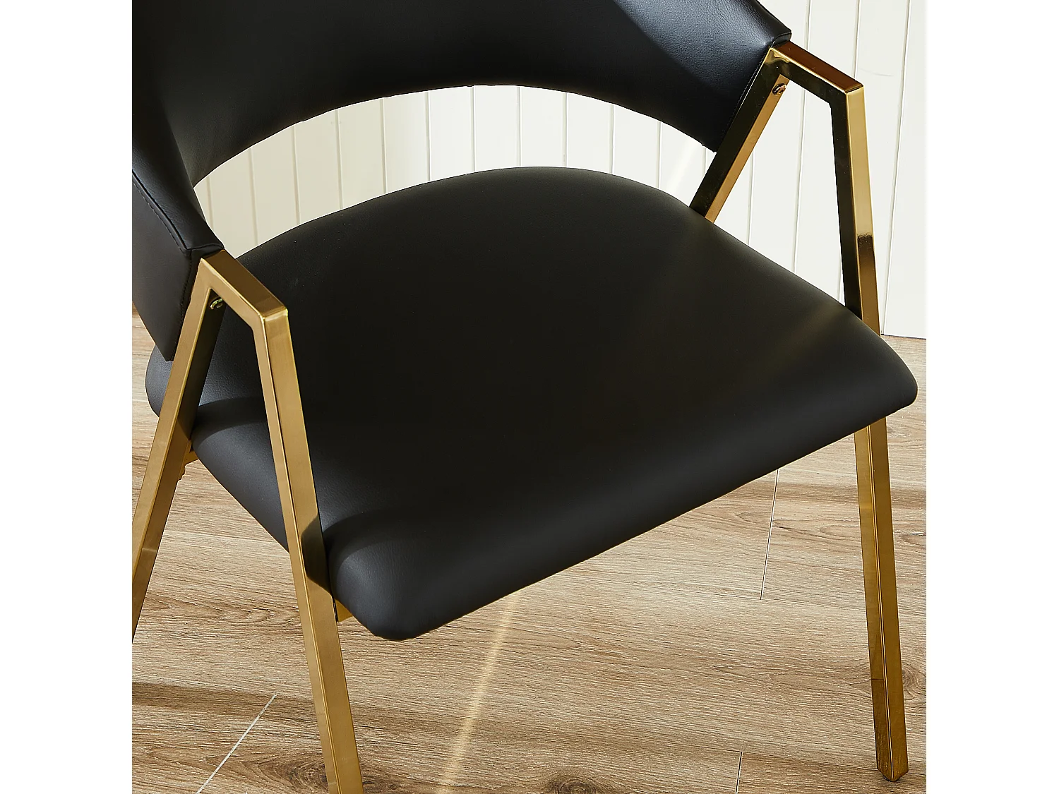 Set van 2 zwarte PU-eetkamerstoelen met goudkleurig metalen frame