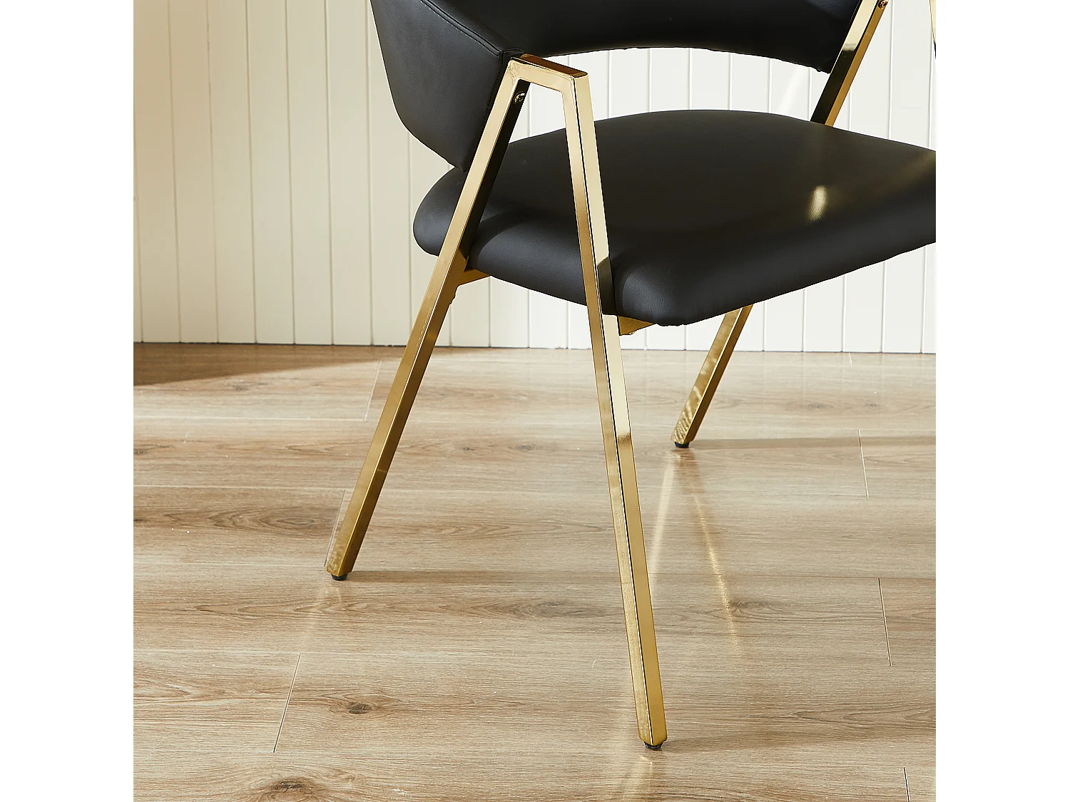 Set van 2 zwarte PU-eetkamerstoelen met goudkleurig metalen frame