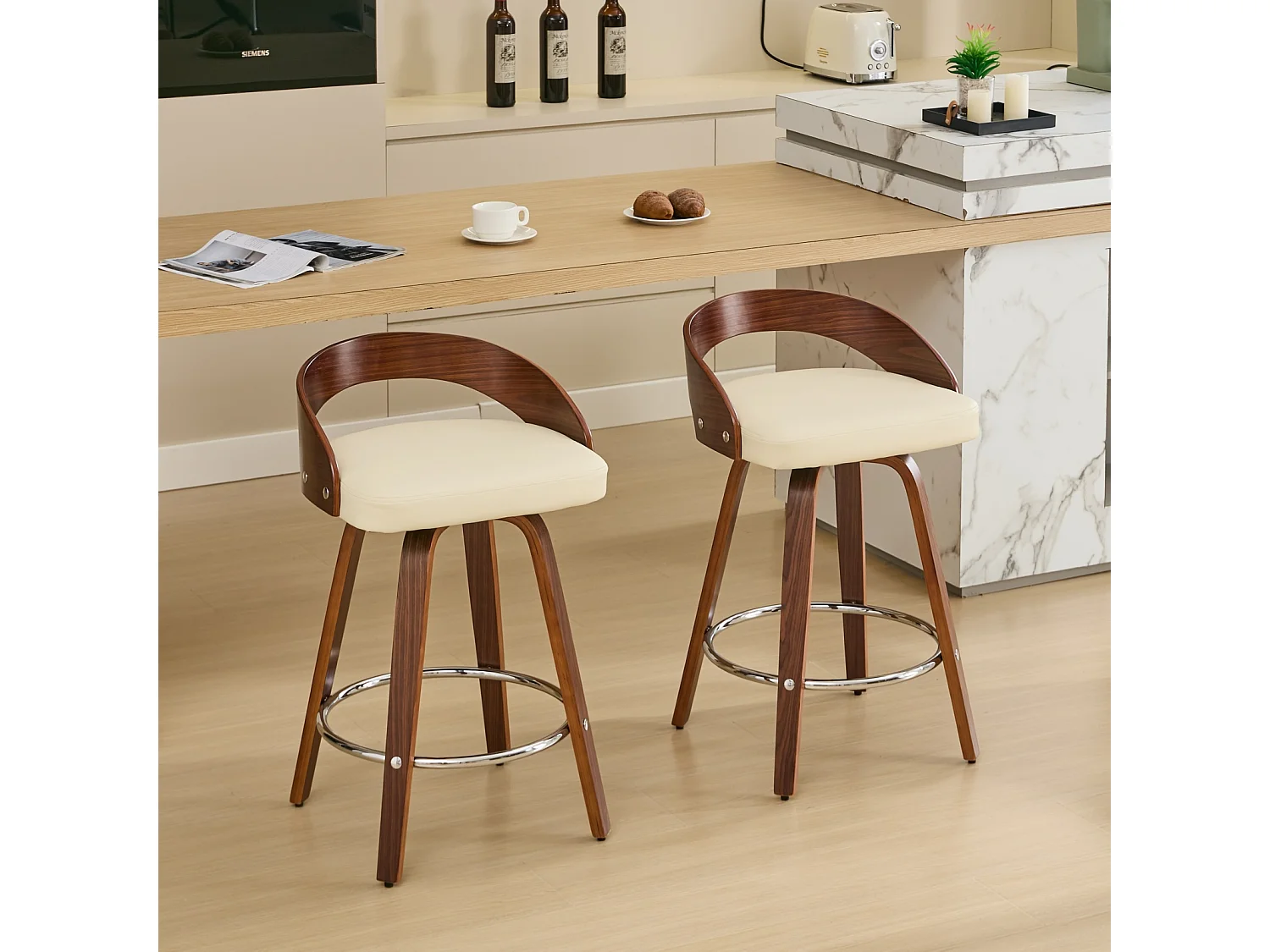 Juego de 2 taburetes de bar giratorios en PU con respaldo bajo - Beige y madera oscura