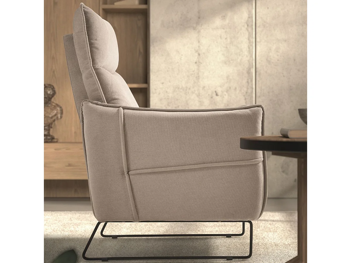 Fauteuil Relax design en tissu beige piètement métal luge - HASSAN