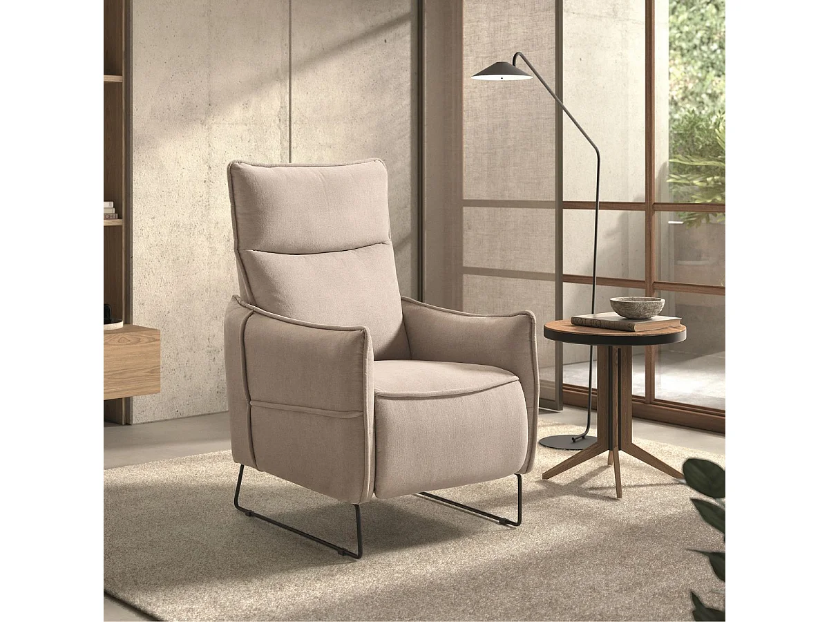 Fauteuil Relax design en tissu beige piètement métal luge - HASSAN