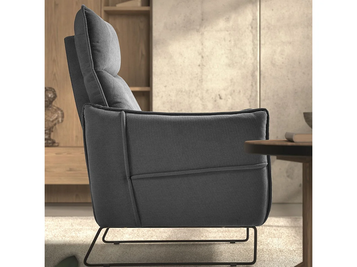 Fauteuil Relax design en tissu gris foncé piètement métal luge - HASSAN
