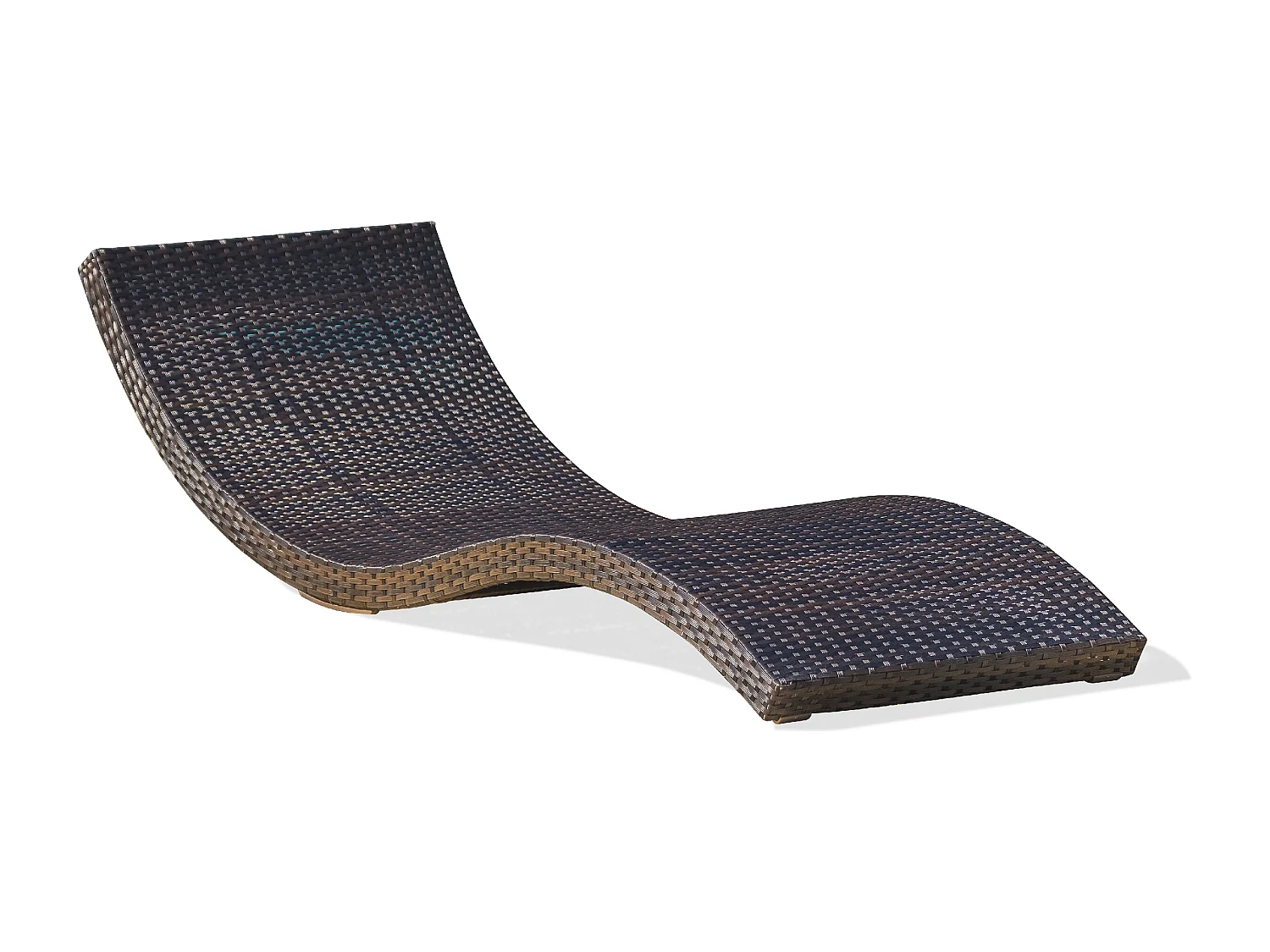 Lettino in resina intrecciata