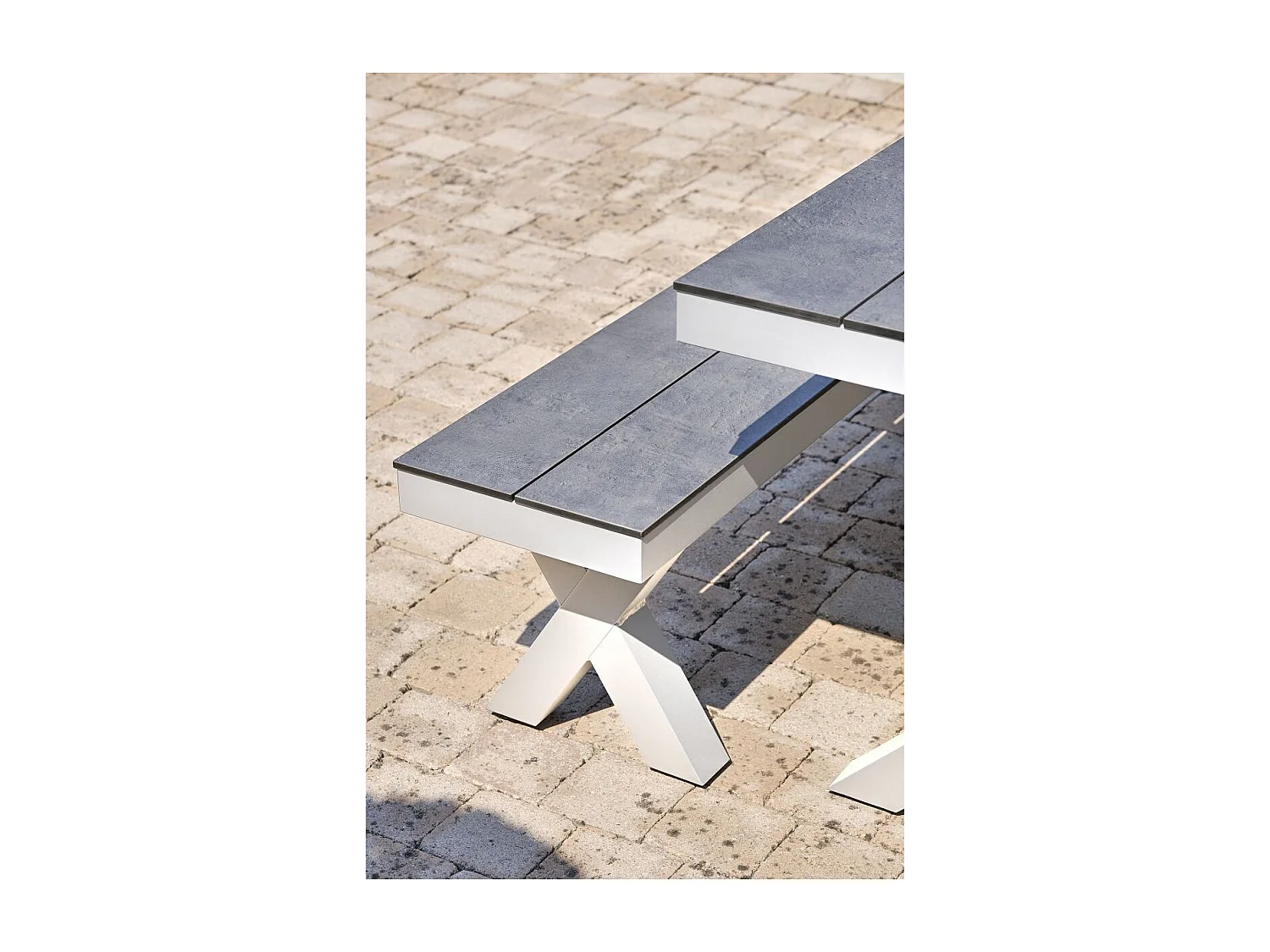 Table de Jardin & 2 Bancs "Annecy" 175cm Blanc