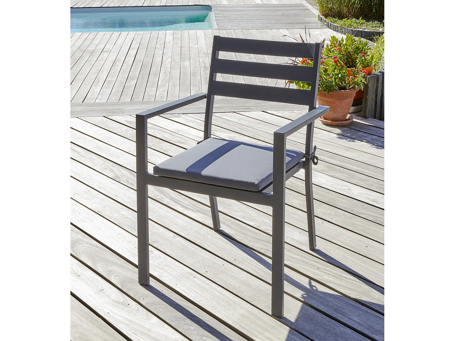 Fauteuil de Jardin Empilable "Pelosa" 85cm Gris Anthracite