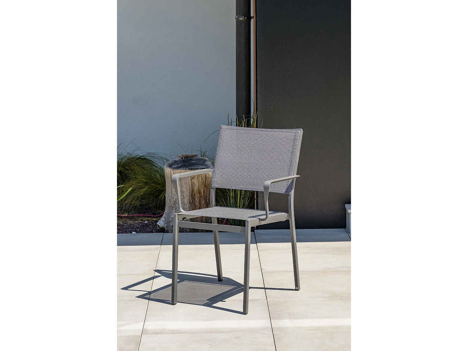 Fauteuil de jardin empilable en aluminium et toile plastifiéee