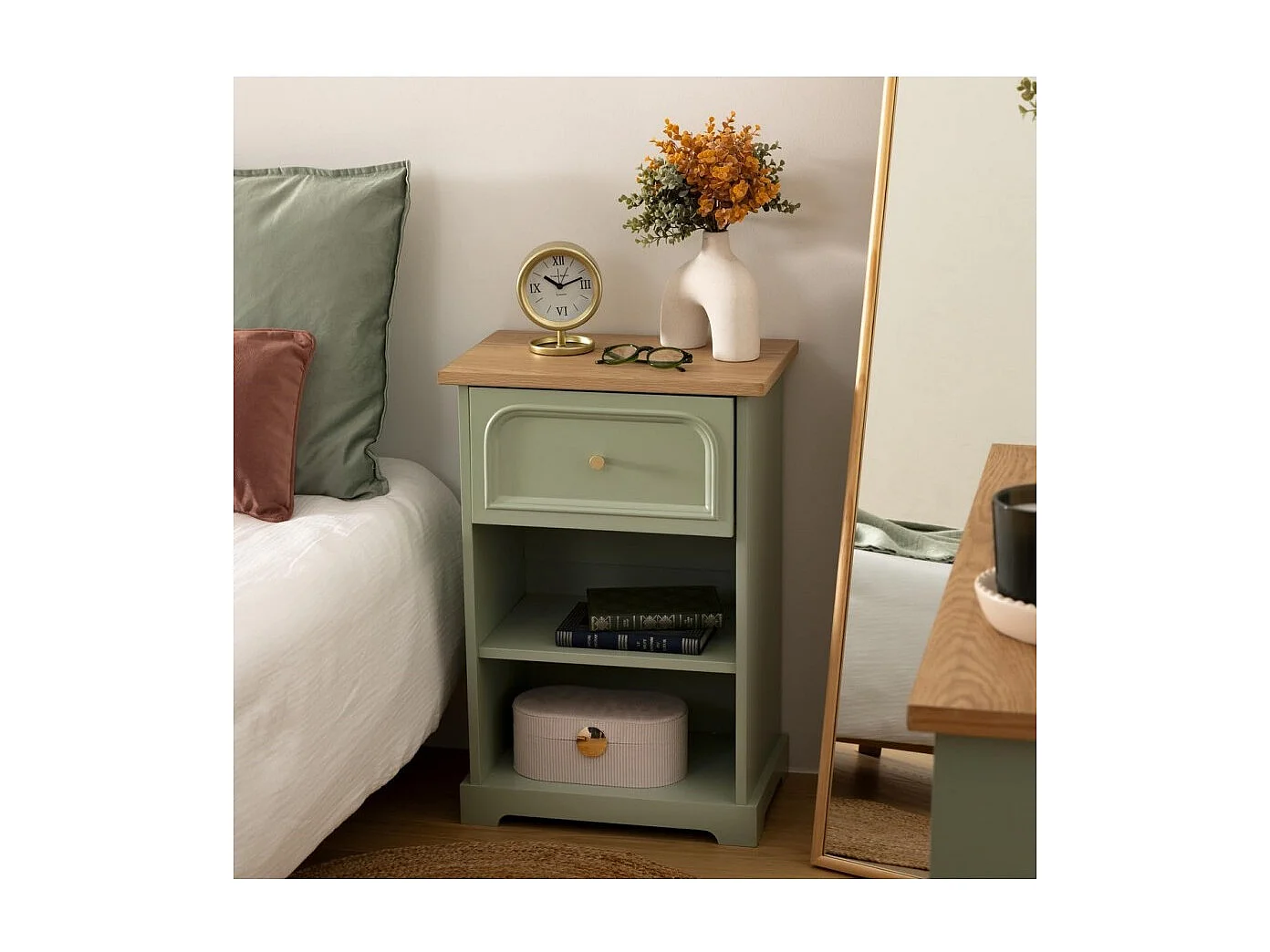 Table de chevet avec un tiroir et deux étagères ouvertes, coloris Vert Céladon - Longueur 45 x Profondeur 30 x Hauteur 67 cm 
