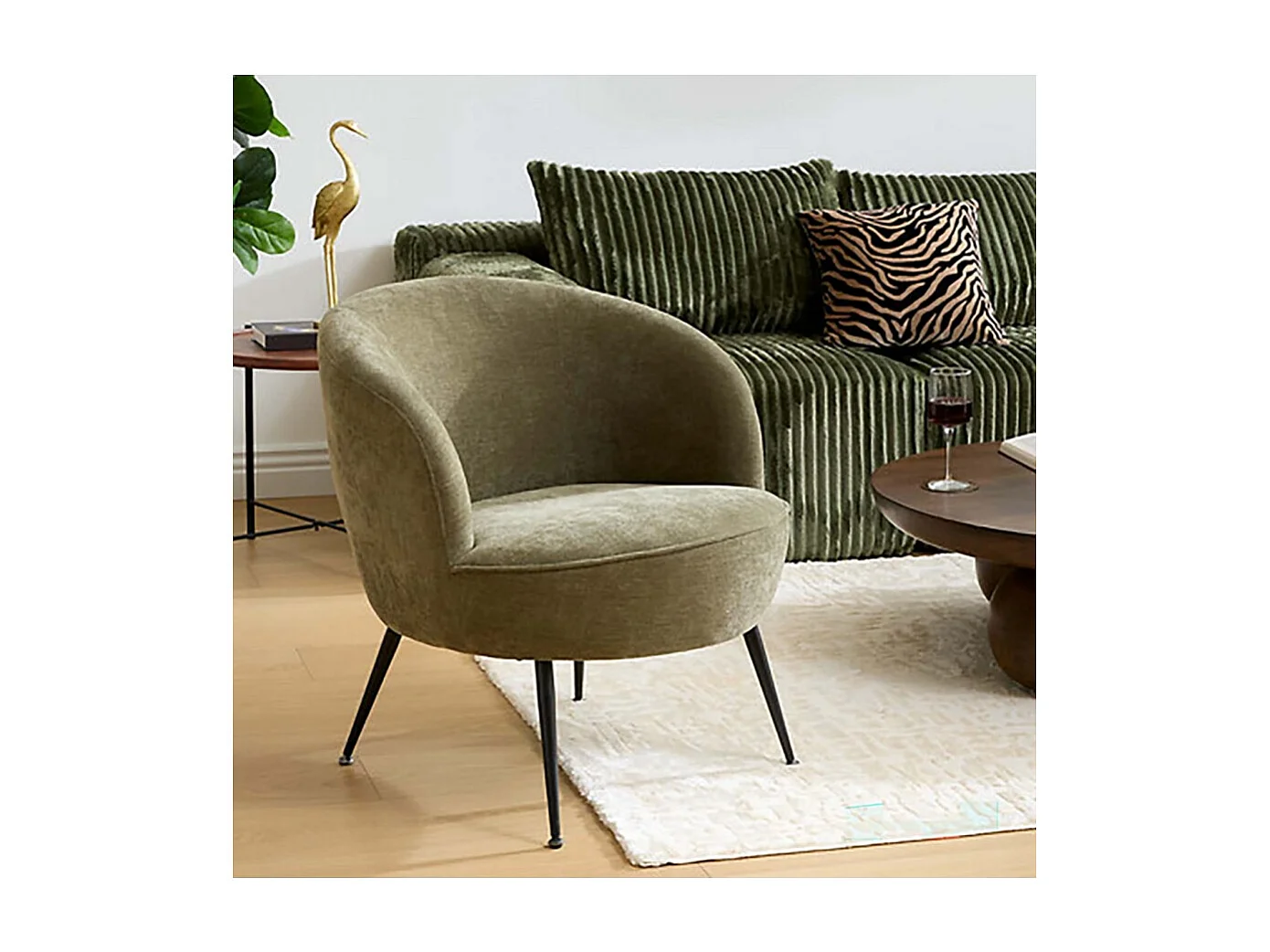Fauteuil club avec pieds métal noir, coloris vert olive - Longueur 63 x Profondeur 69 x Hauteur 71 cm
