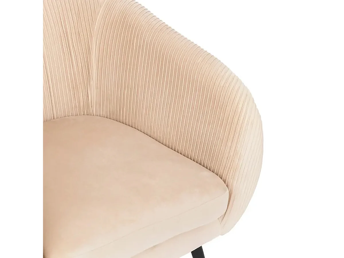 Fauteuil en velours coloris beige plissé et pieds en métal noir - Longueur 74 x Profondeur 70 x Hauteur 78 cm