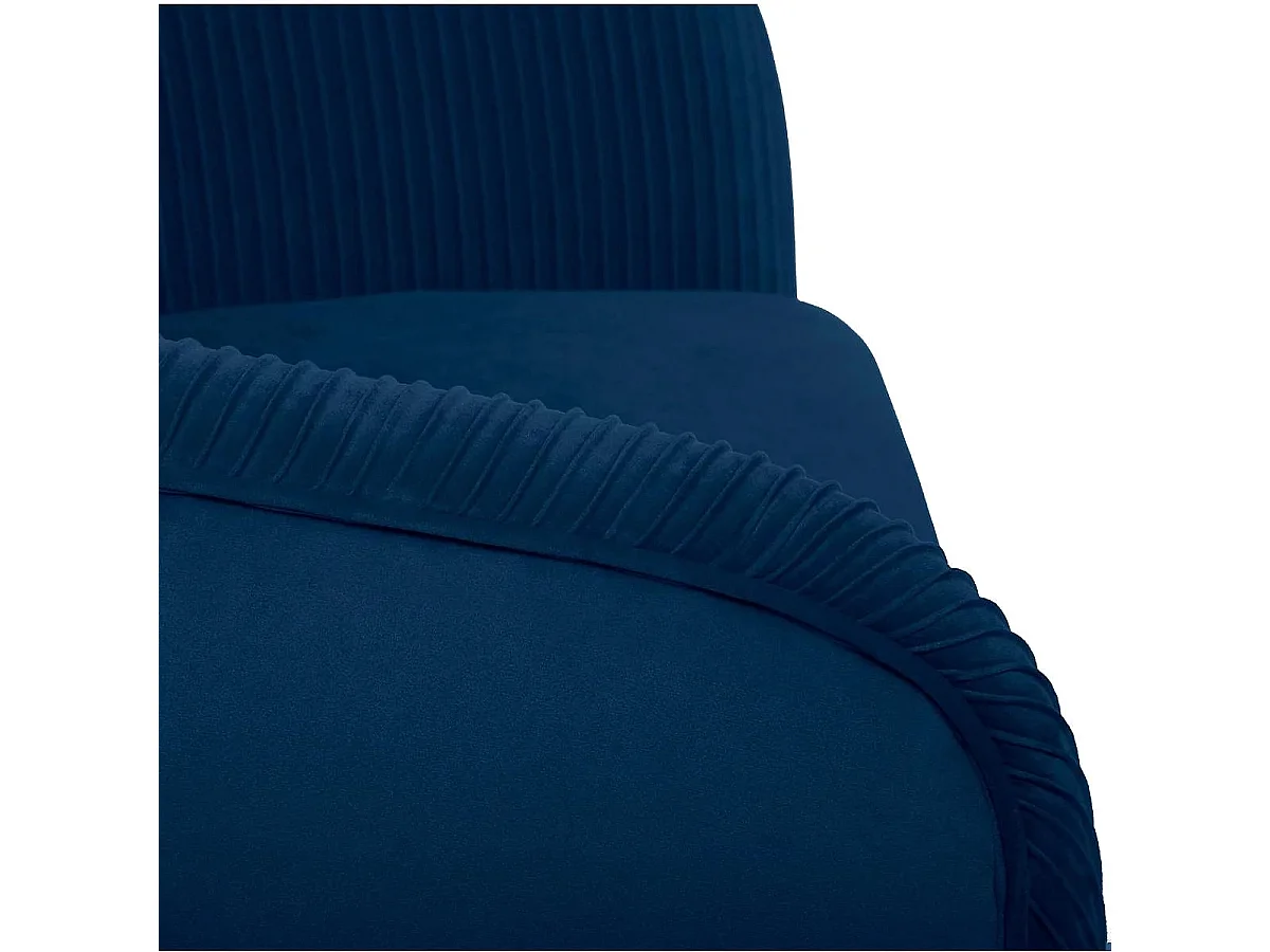 Fauteuil en velours coloris bleu plissé et pieds en métal doré - Longueur 74 x Profondeur 70 x Hauteur 78 cm