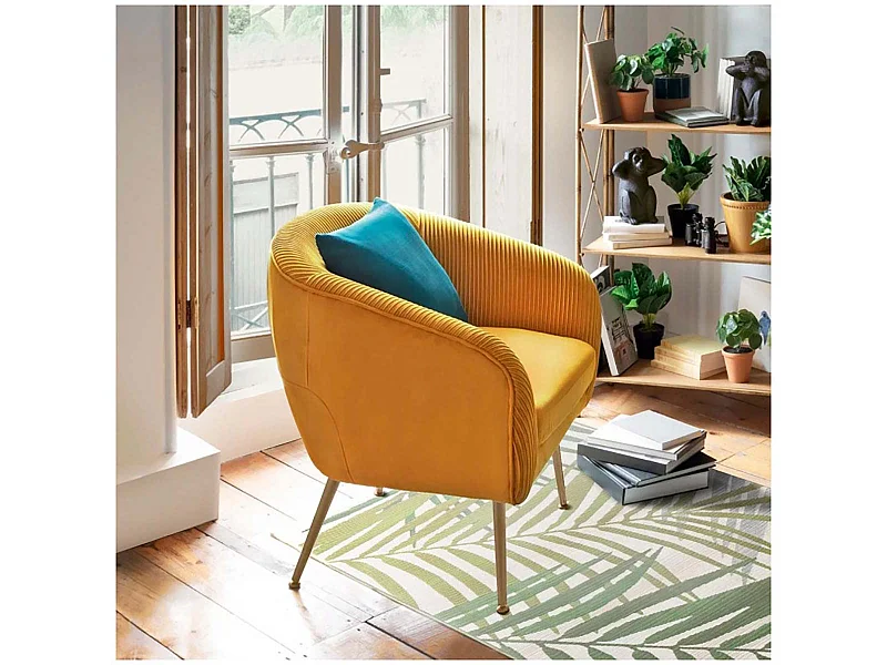 Fauteuil en velours coloris ocre plissé et pieds en métal doré - Longueur 74 x Profondeur 70 x Hauteur 78 cm