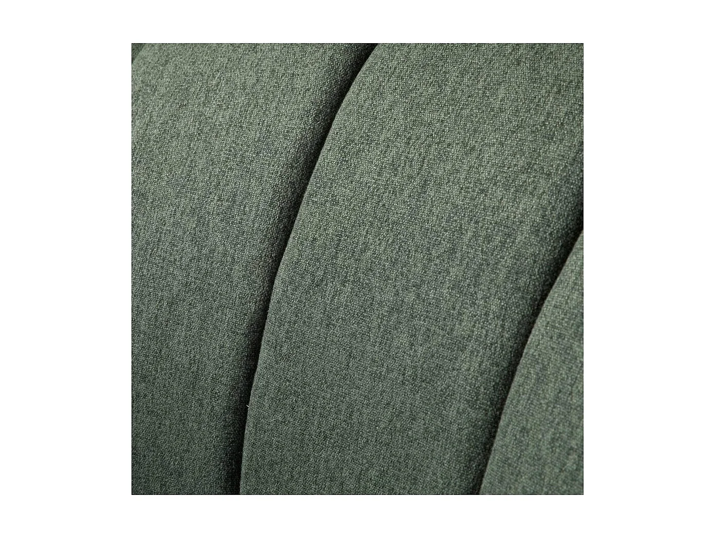 Fauteuil en velours avec des pieds en bois, coloris vert cèdre - Longueur 78 x Profondeur 72 x Hauteur 71 cm