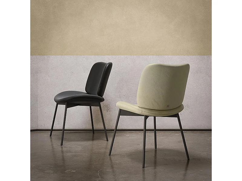 Ensemble de 2 chaises mako - structure gris charbon, faux cuir nubuck blanc havane