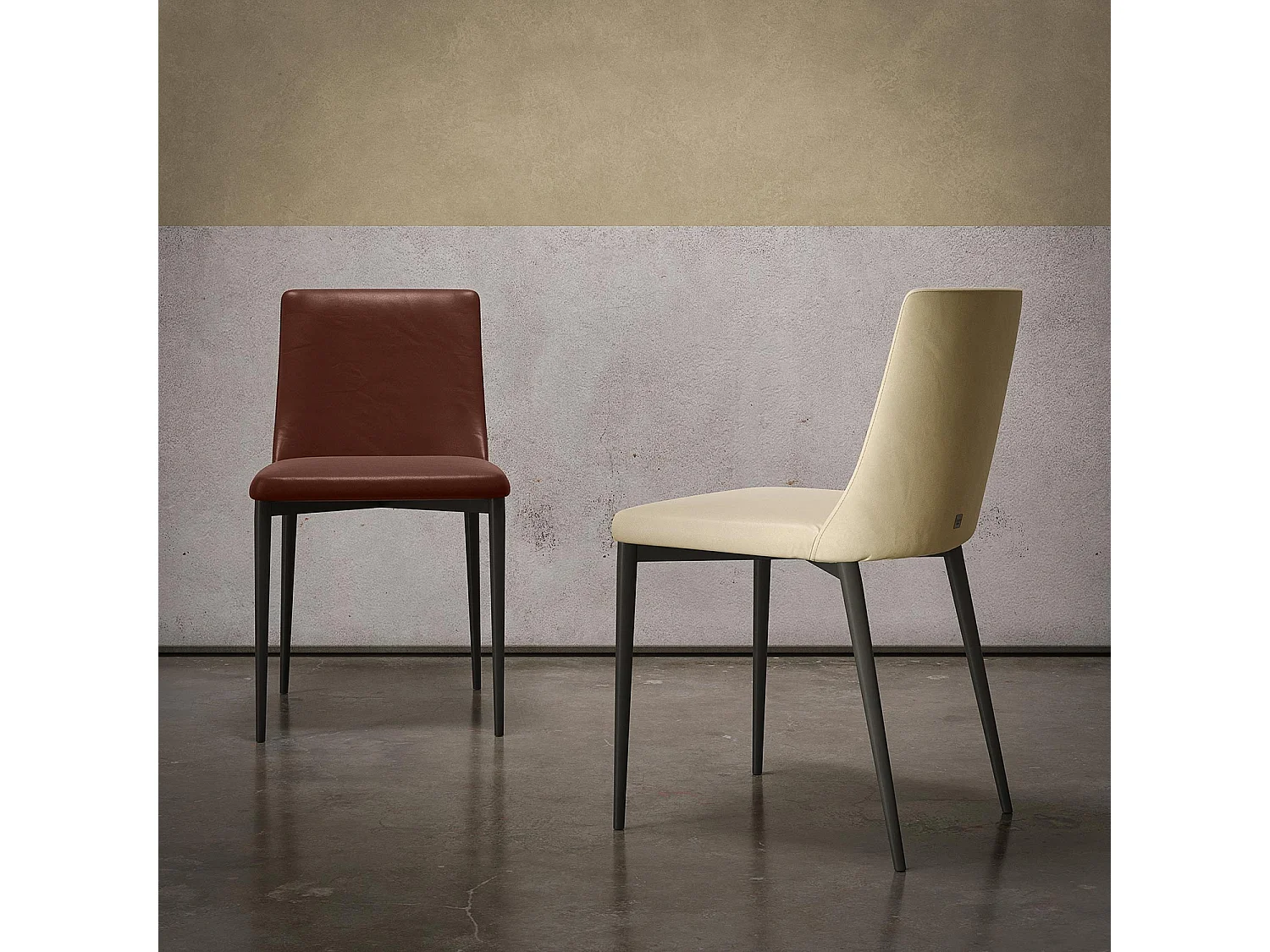 Ensemble de deux chaises en antéa gris charbon, structure en cuir écologique noisette