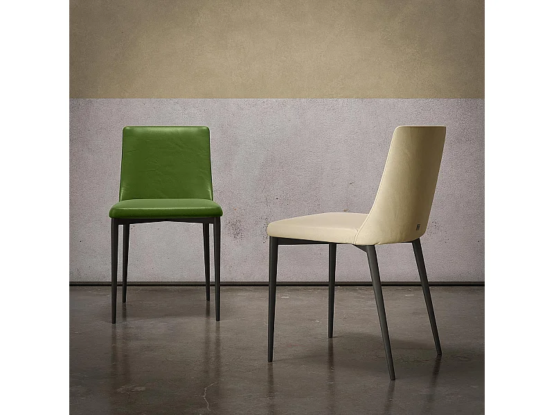 Ensemble de 2 chaises antia structure gris charbon en cuir éco-cuir vert forêt