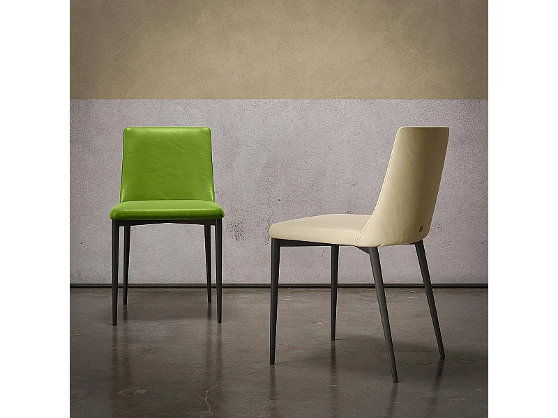 Ensemble de 2 chaises antea en structure gris charbon en cuir écologique vert olive