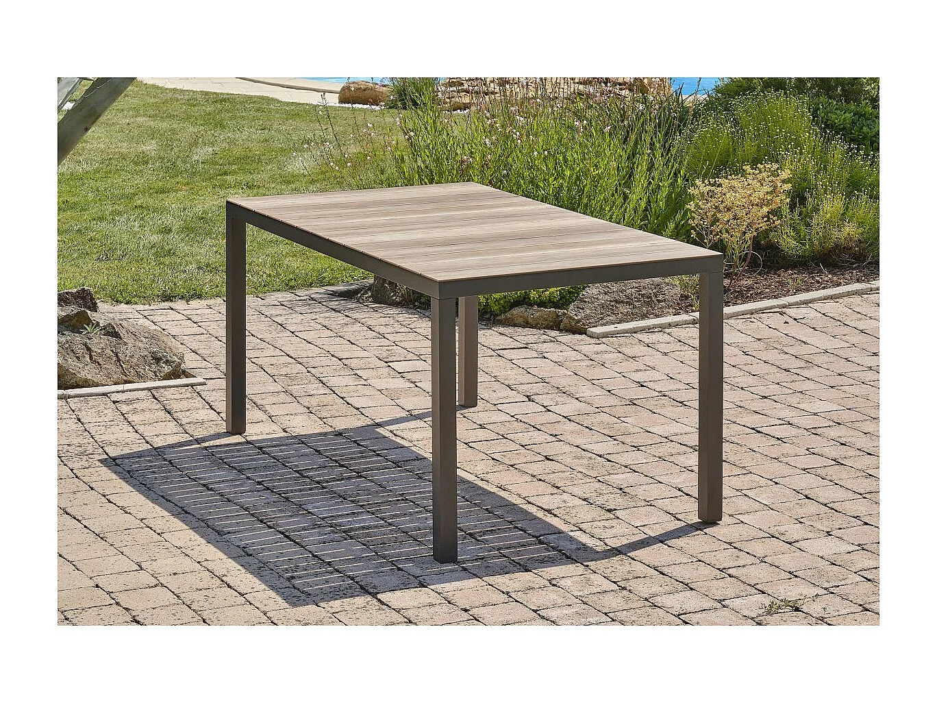Table de Jardin Imitation Bois "Boston" 150cm Gris Anthracite