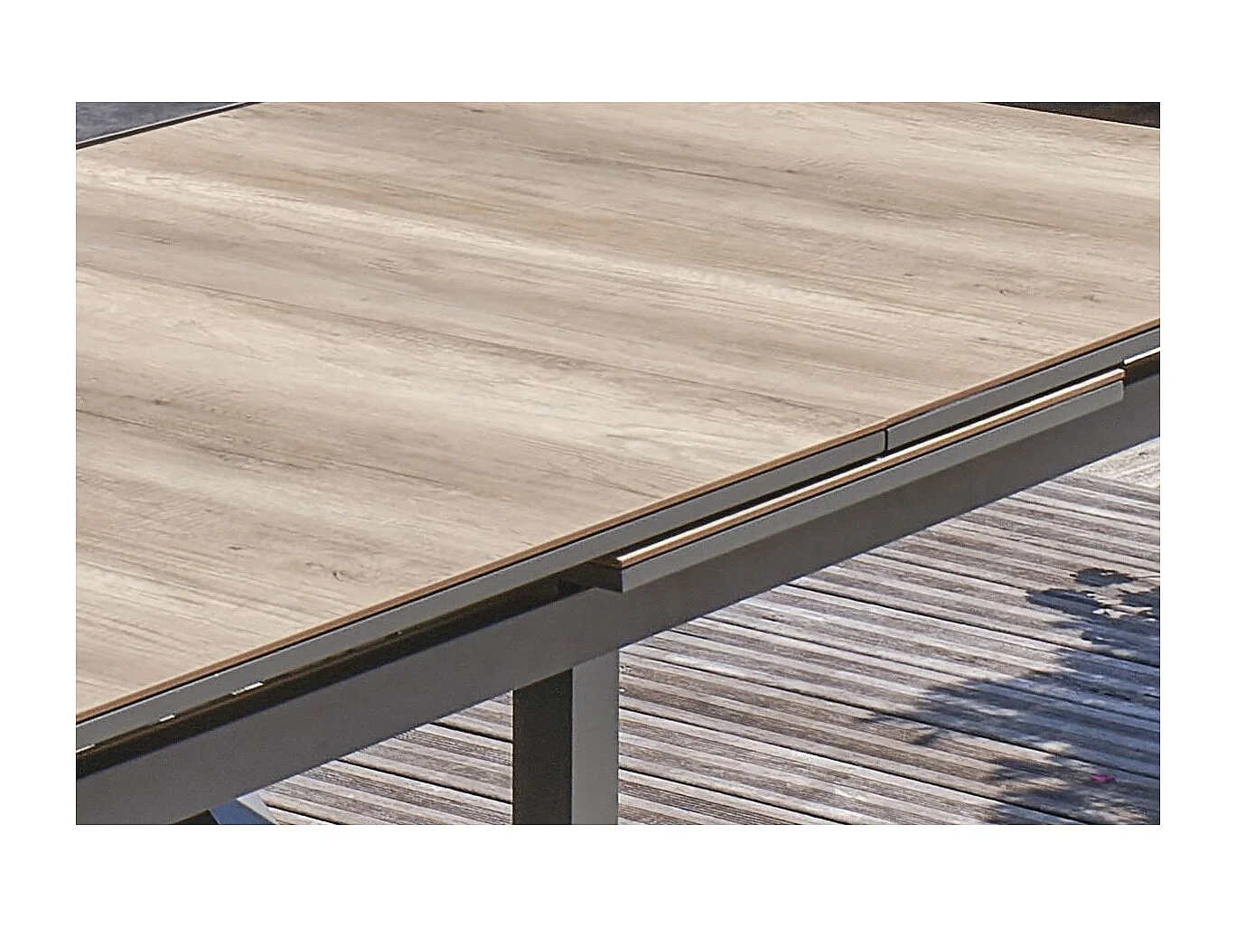 Gartentisch mit HPL-Platte aus Holzimitat, Aluminium