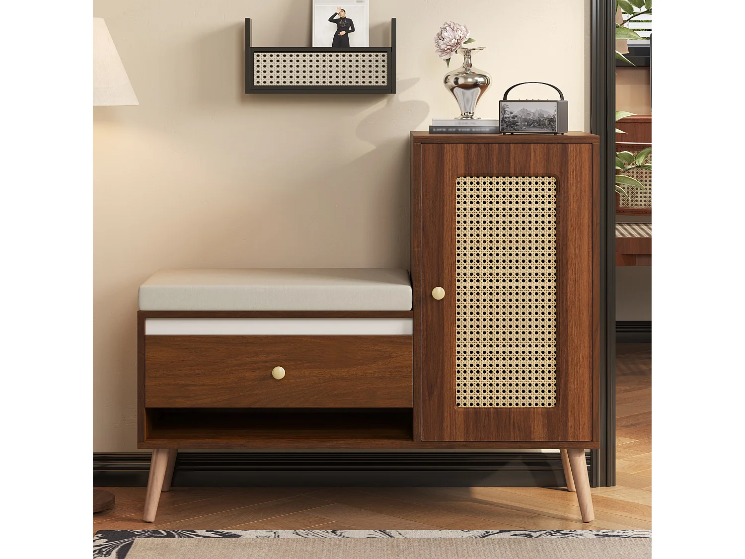 Schuhschrank aus Rattan – 95,5 x 35 x 80,5 cm – mit Tür, Sitzkissen, Schublade und offenem Stauraum – MDF – braun